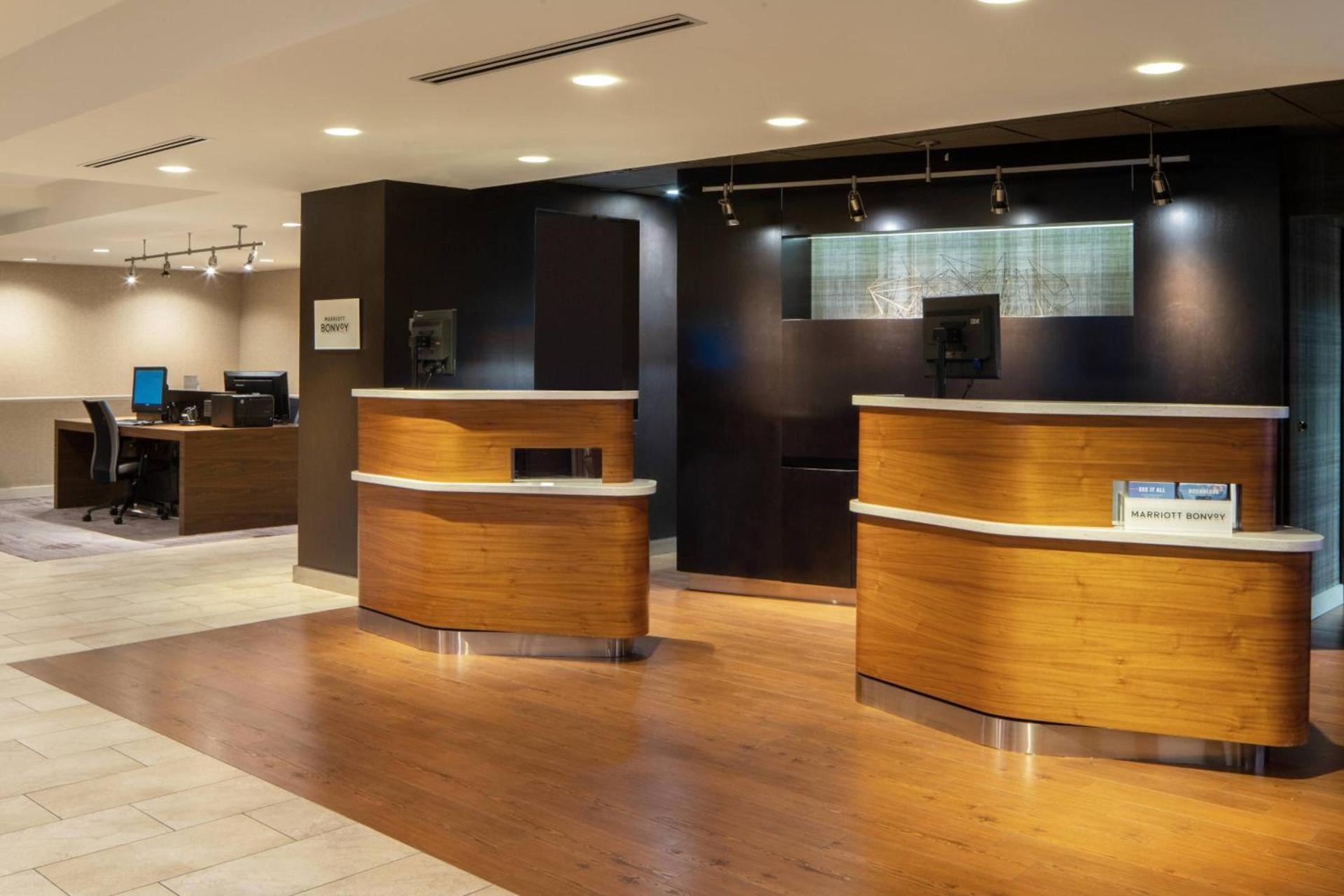 Courtyard by Marriott Dulles Airport Herndon/Reston photo 4