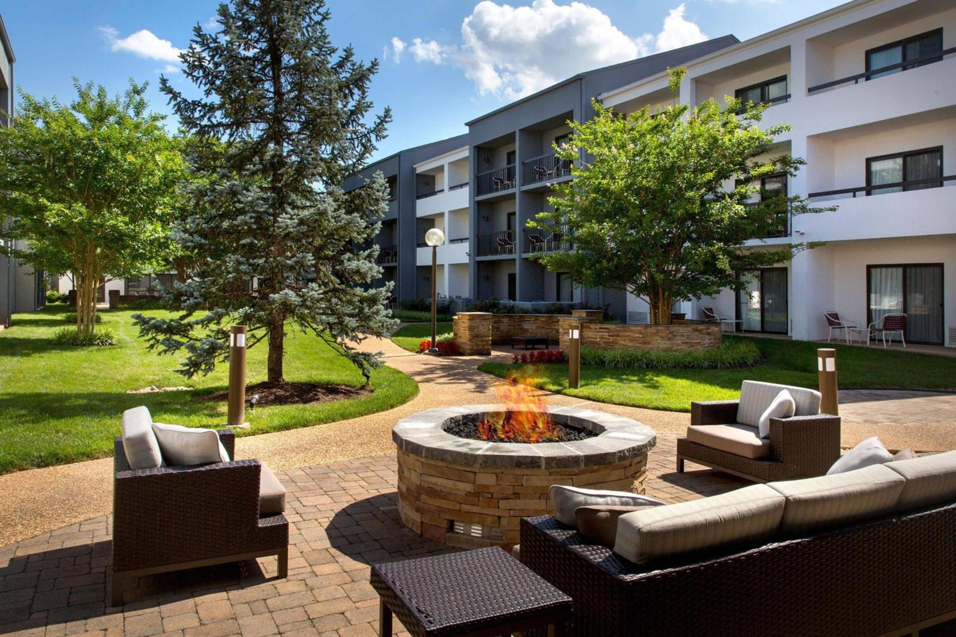 Courtyard by Marriott Dulles Airport Herndon/Reston photo 7