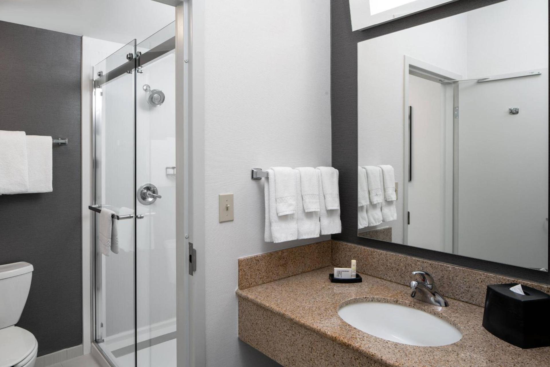 Courtyard by Marriott Dulles Airport Herndon/Reston photo 14