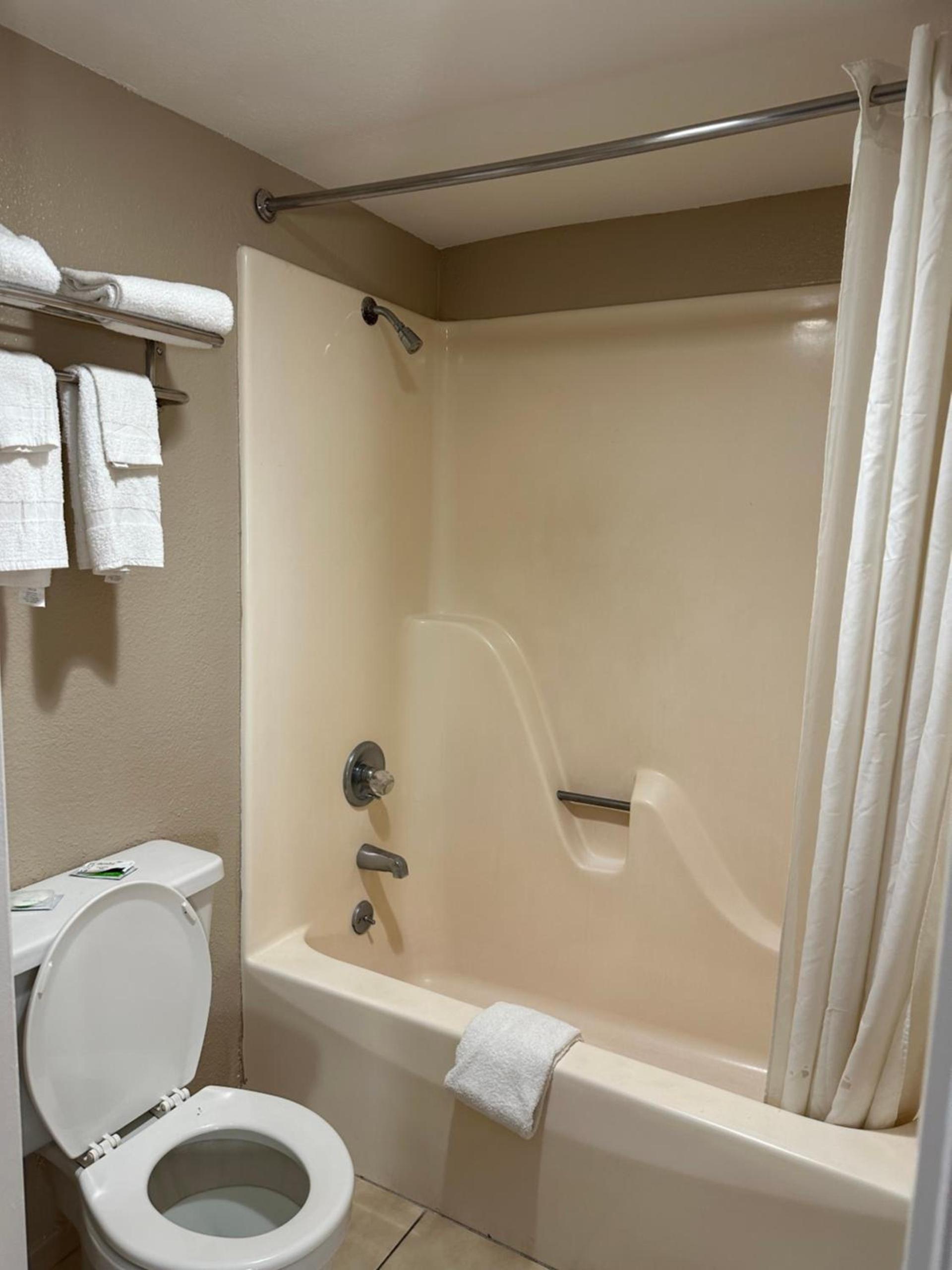 Travelers Rest Motel photo 19