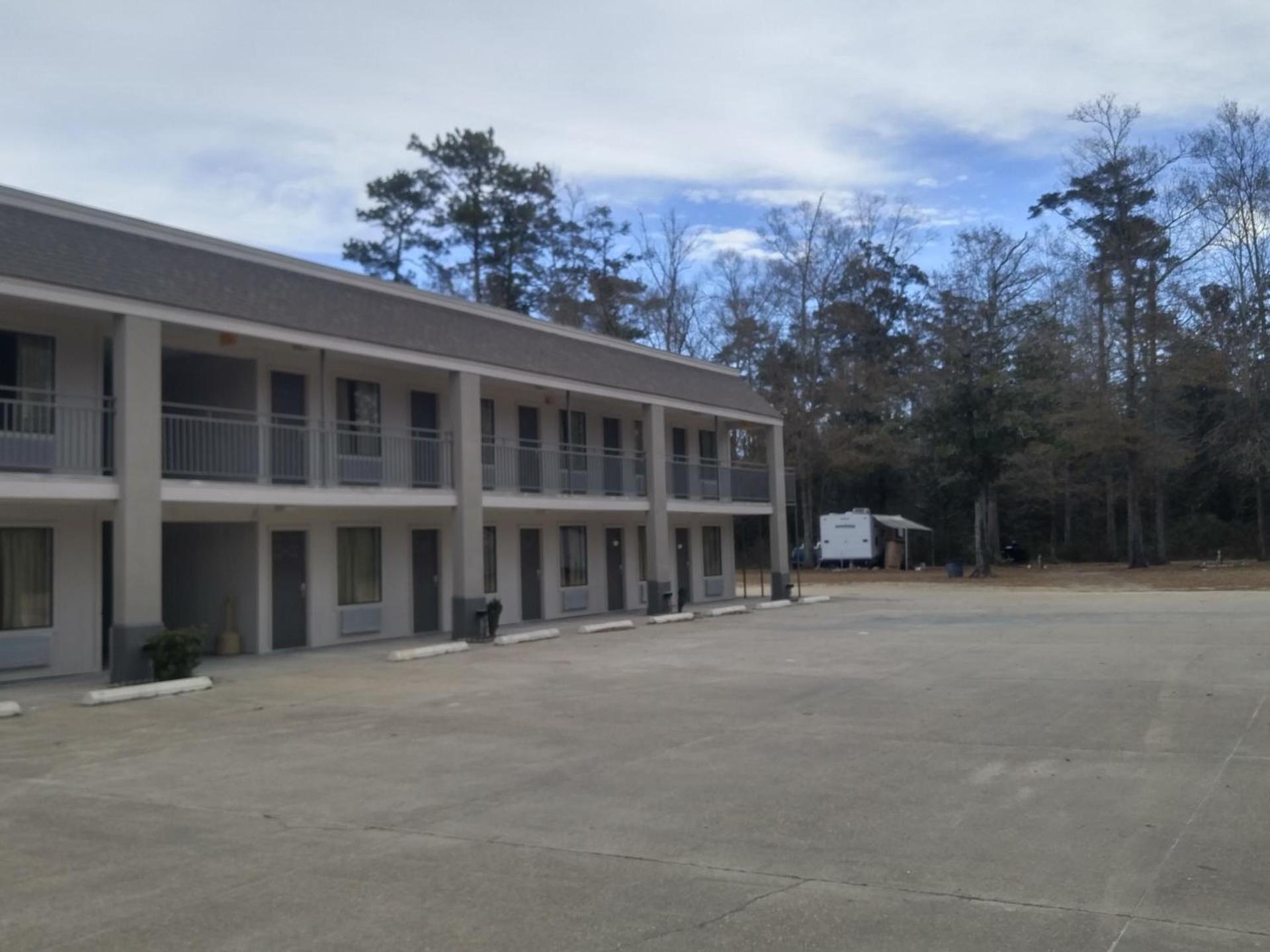 Travelers Rest Motel photo 1