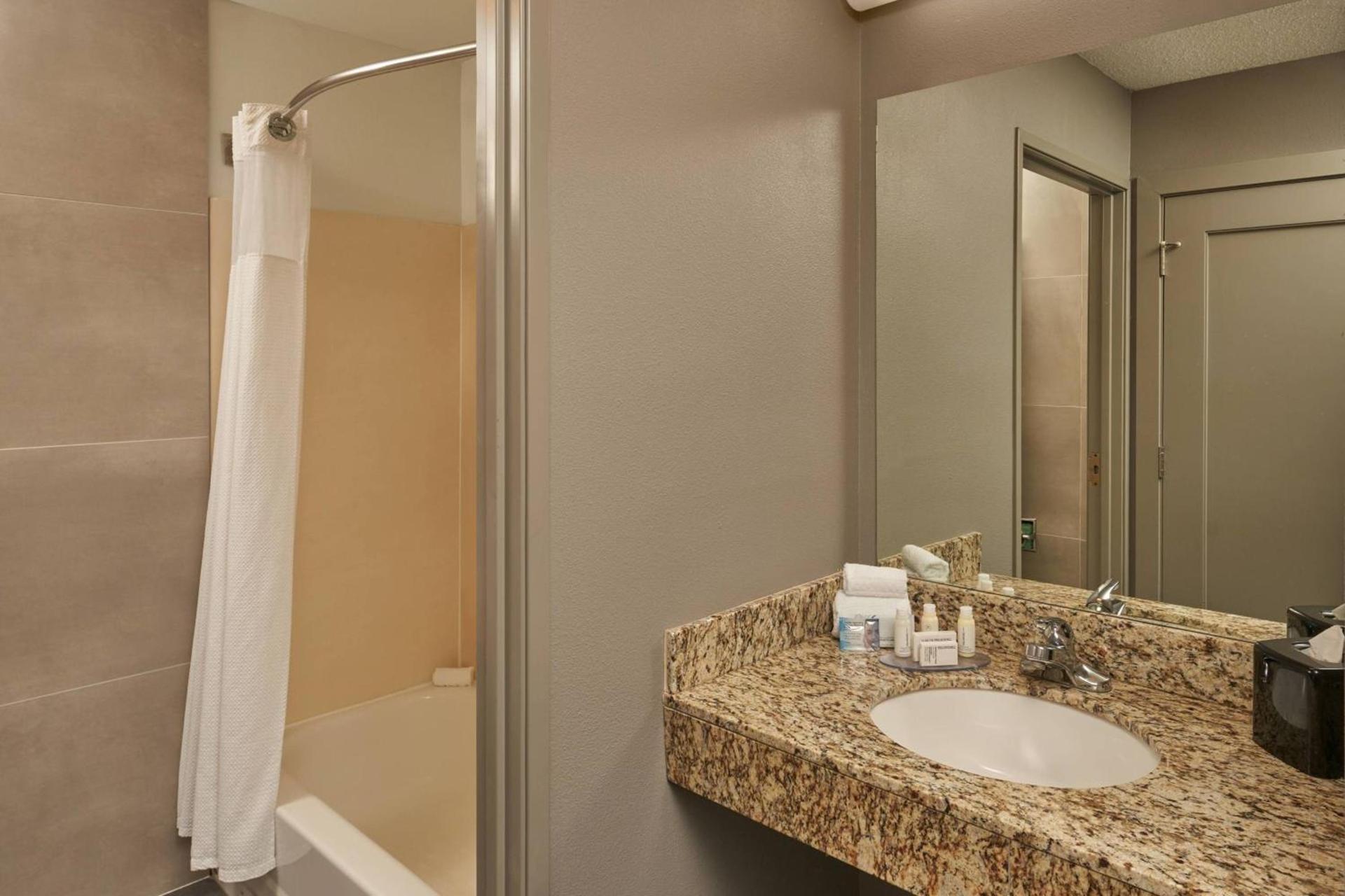 Courtyard by Marriott Indianapolis South photo 8