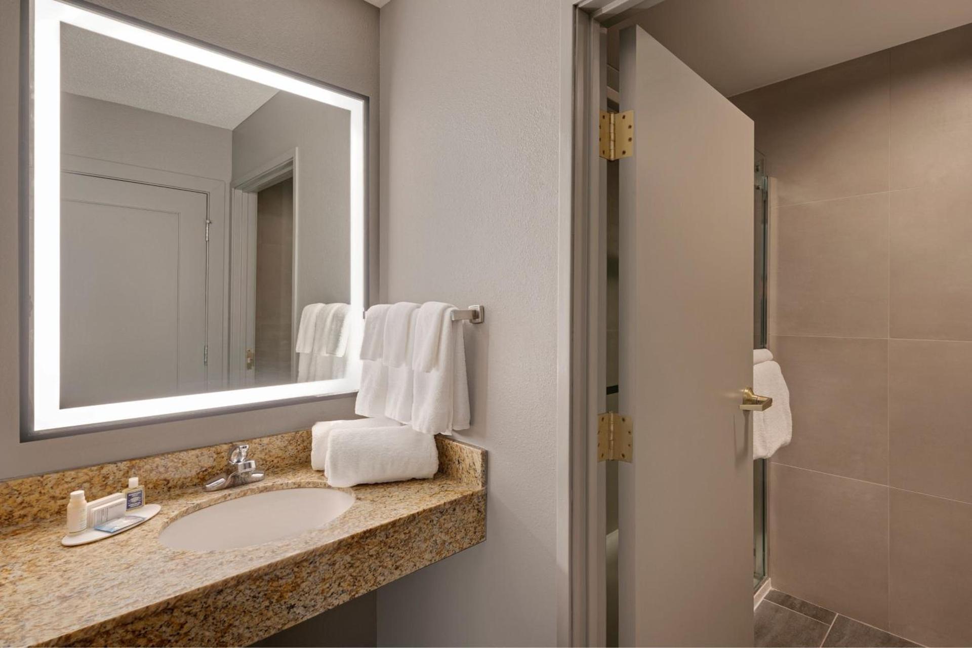 Courtyard by Marriott Indianapolis South photo 9