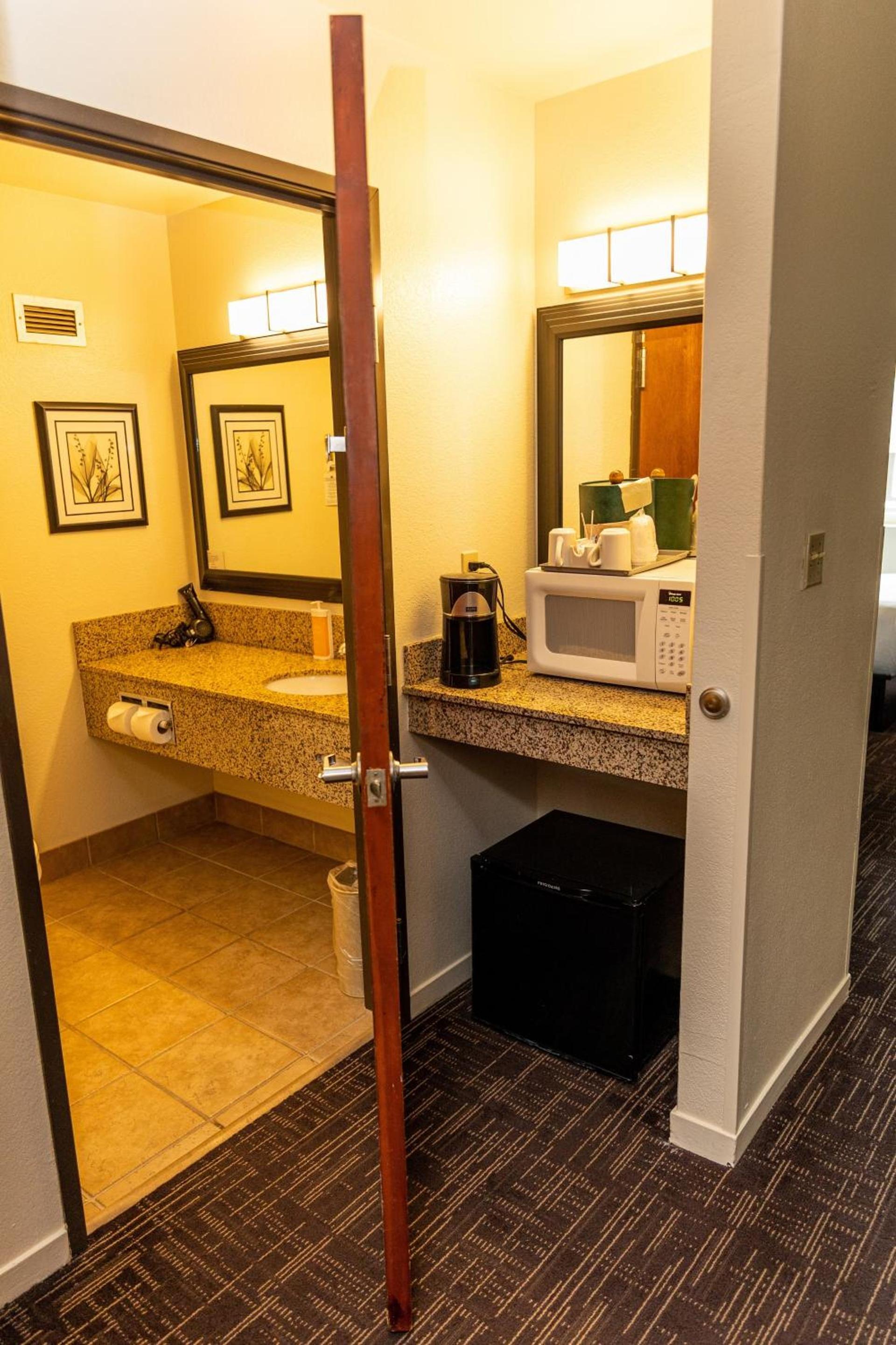 Lake Natoma Inn photo 18