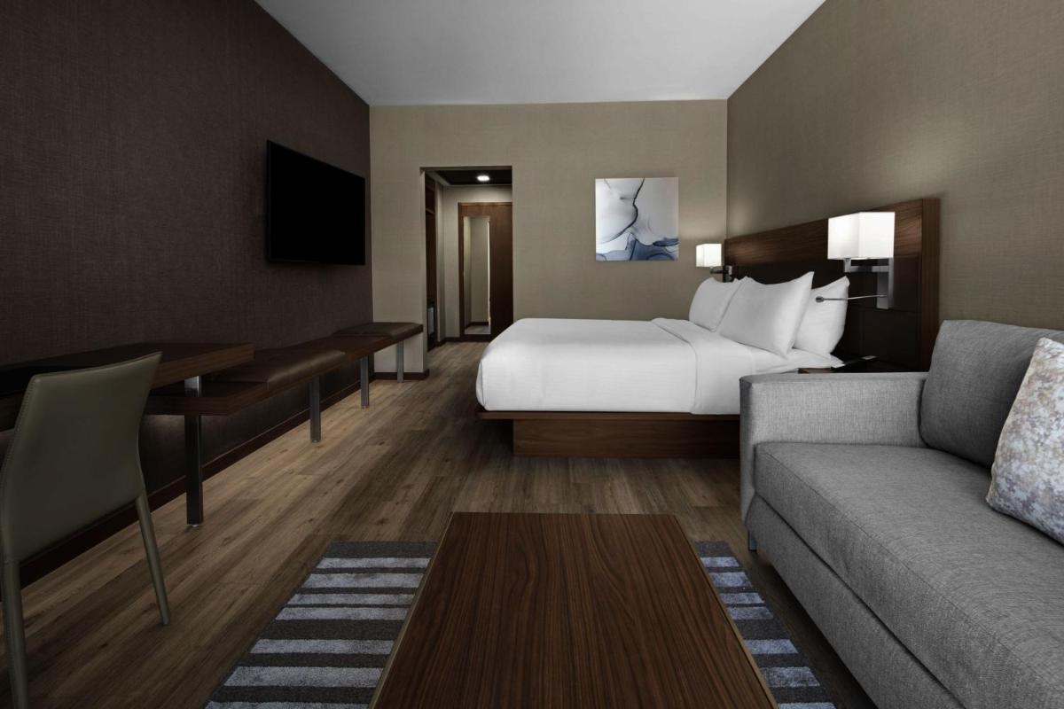 AC Hotel by Marriott Lansing University Area photo 25