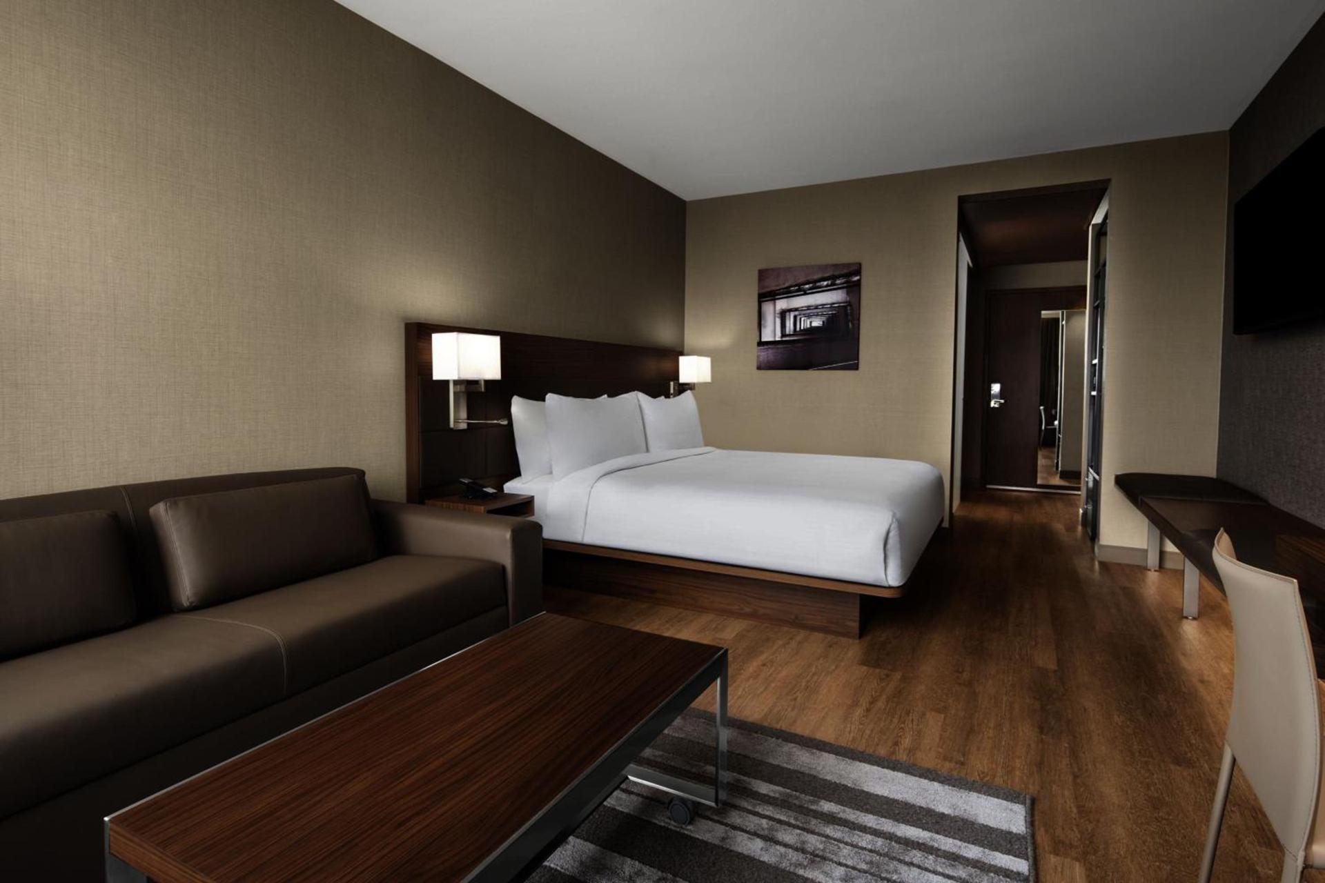 AC Hotel by Marriott Lansing University Area photo 26