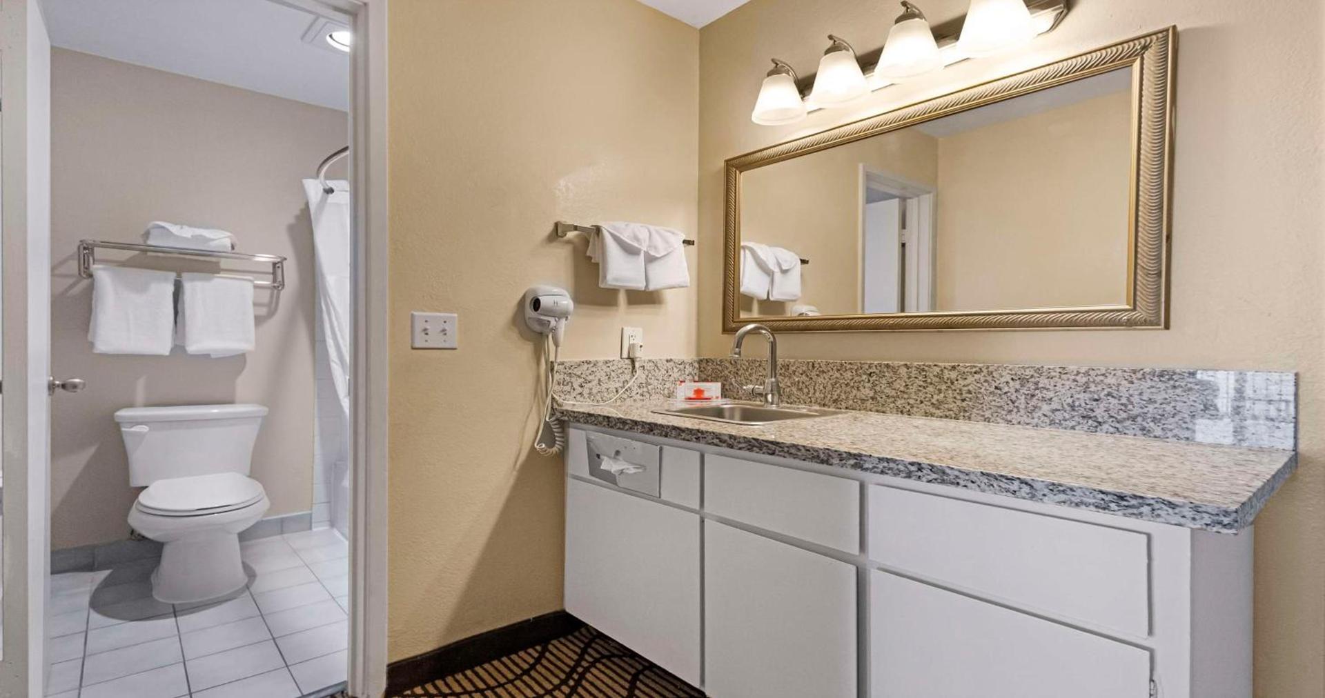 SureStay Plus Hotel by Best Western Sacramento North photo 32