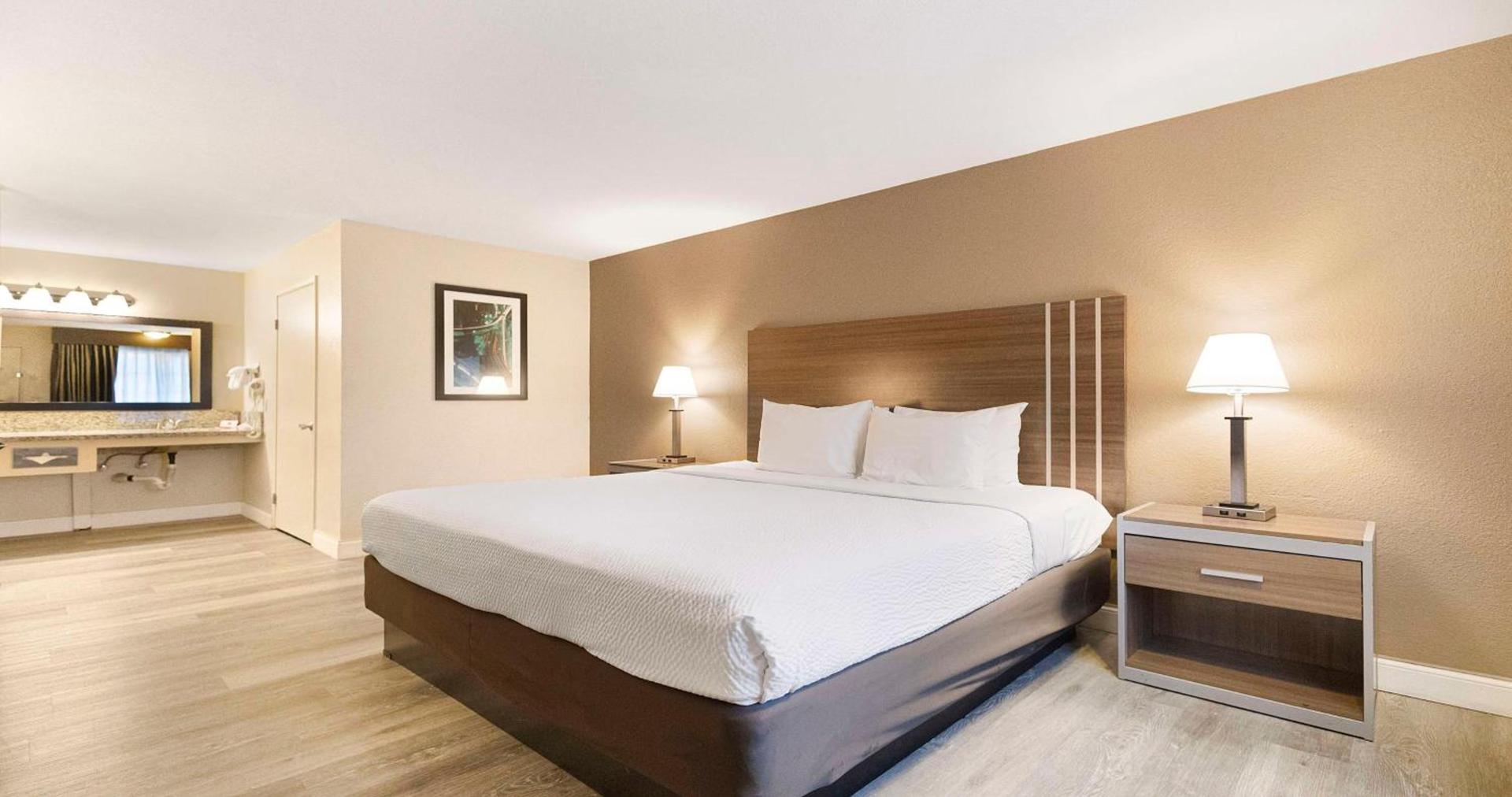 SureStay Plus Hotel by Best Western Sacramento North photo 21