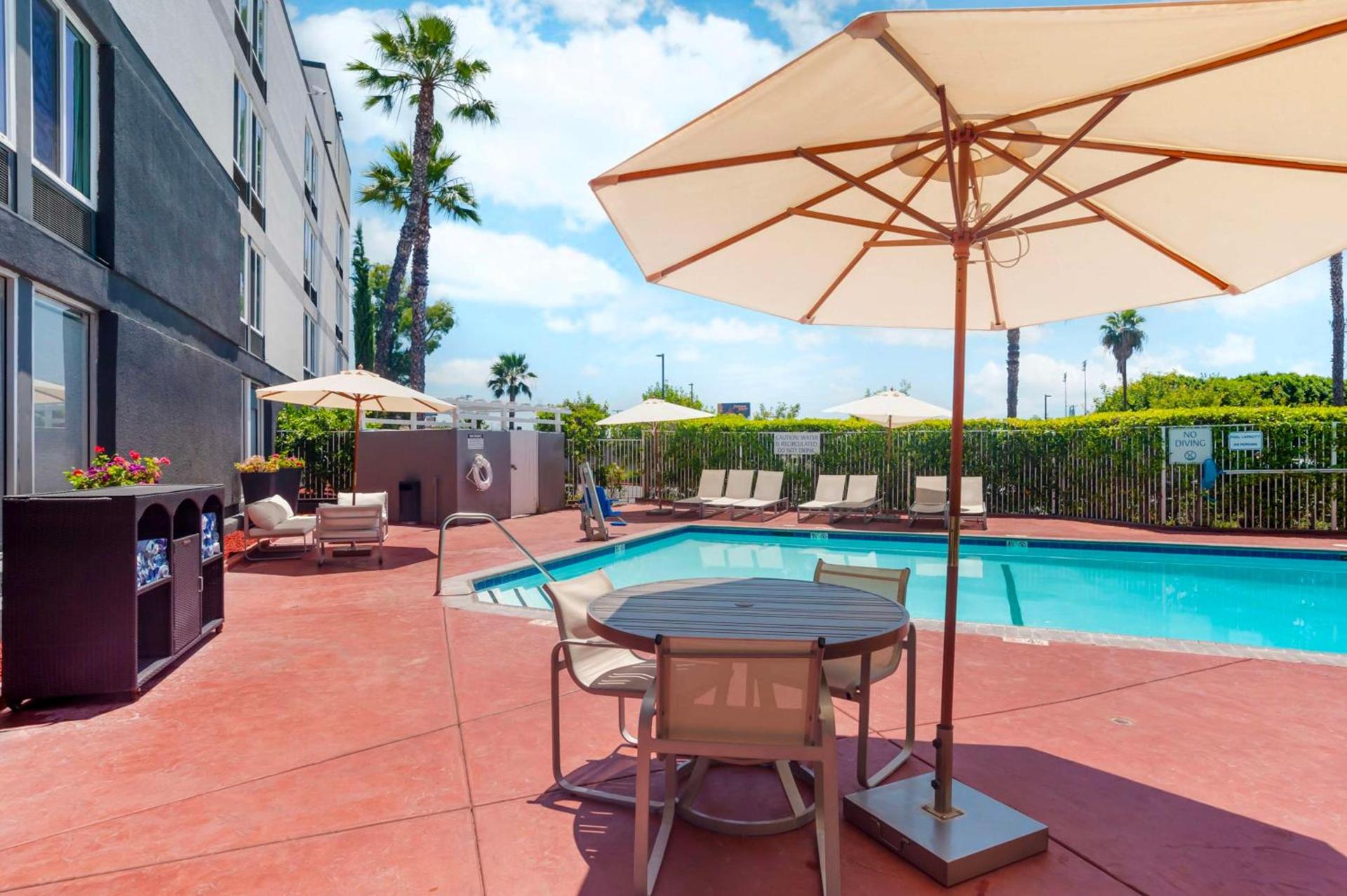 Best Western Plus Commerce Hotel photo 4