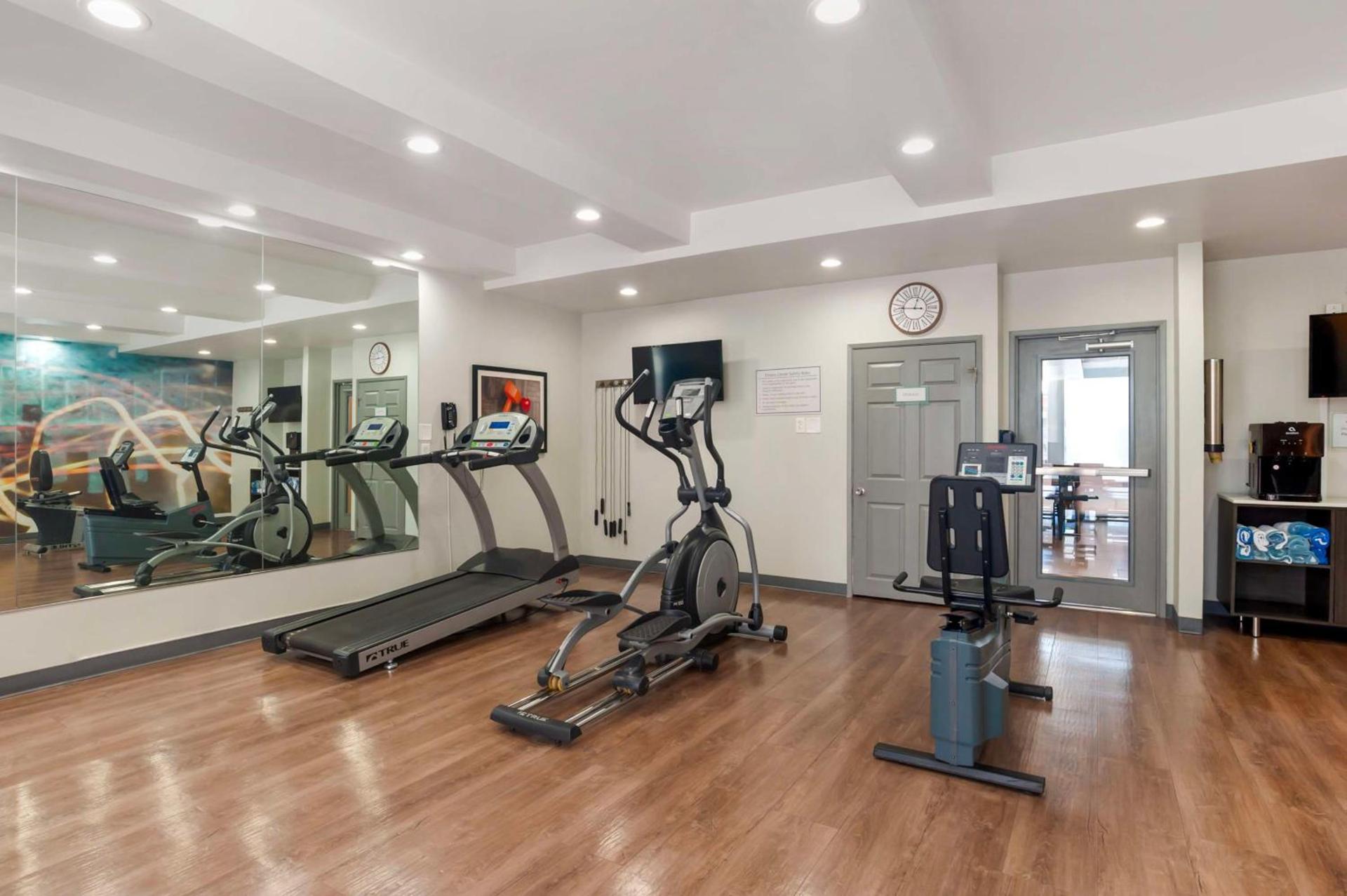 Best Western Plus Commerce Hotel photo 15