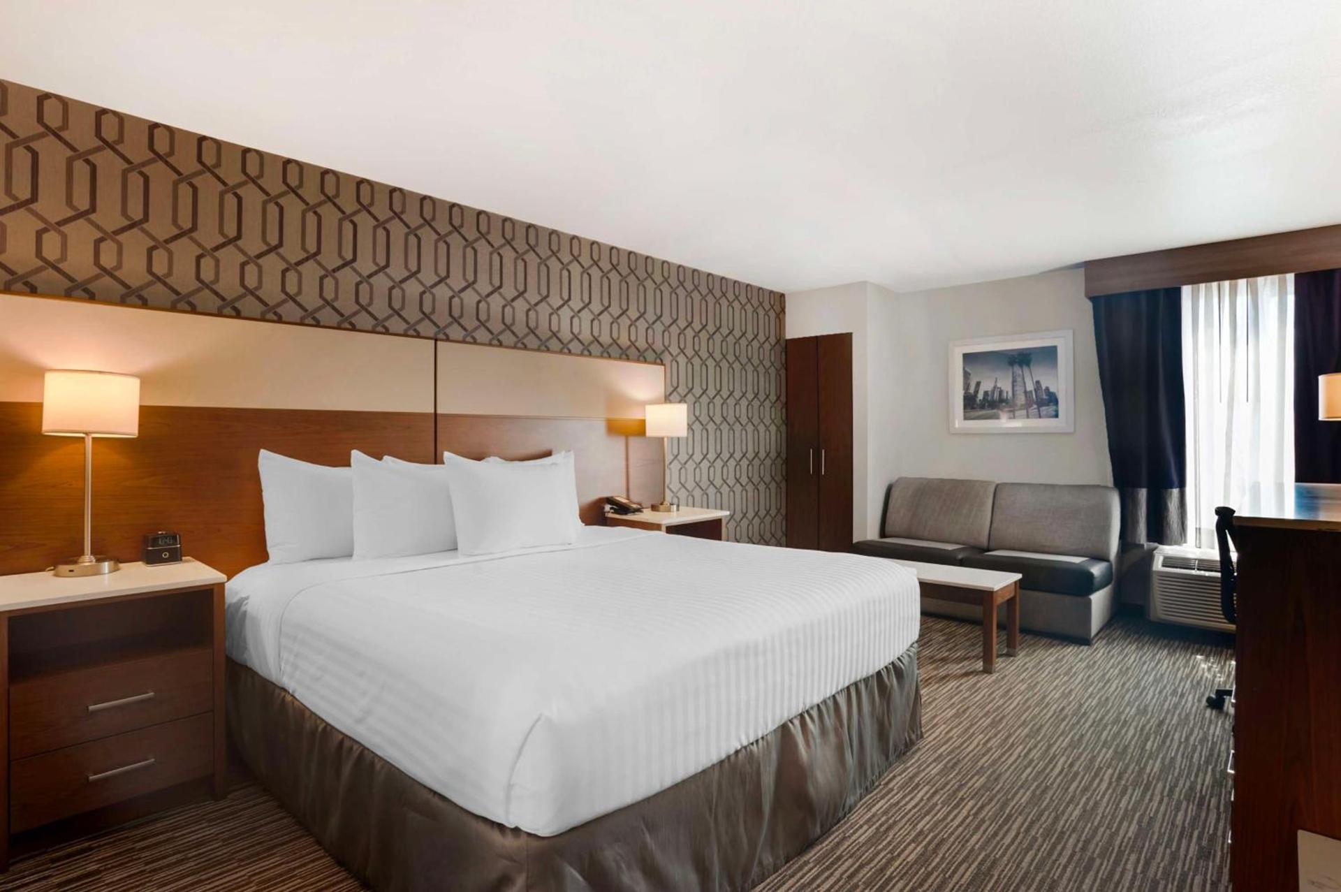 Best Western Plus Commerce Hotel photo 22