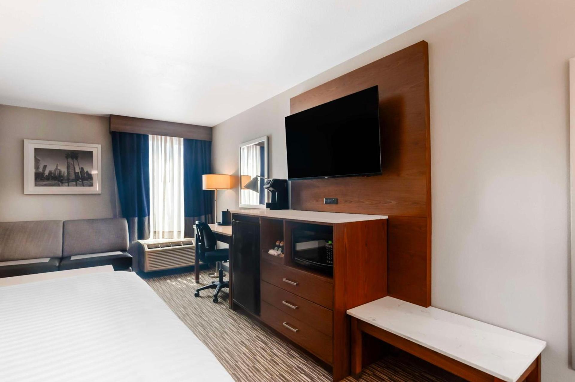 Best Western Plus Commerce Hotel photo 23