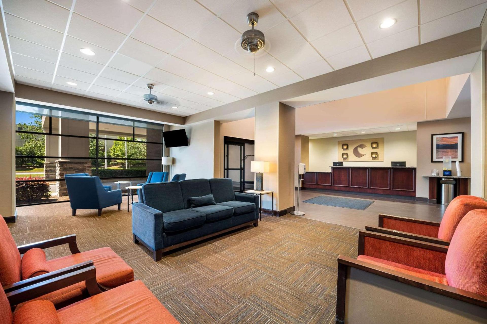 Comfort Suites Northlake photo 5