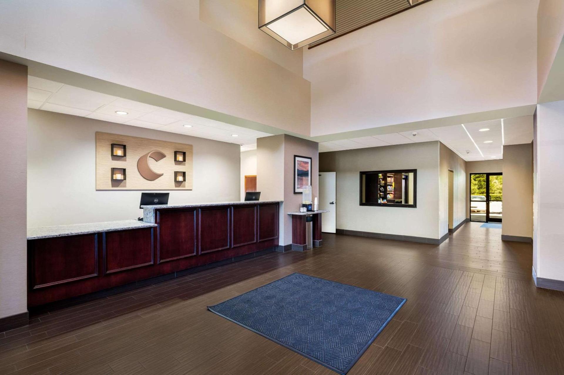 Comfort Suites Northlake photo 7