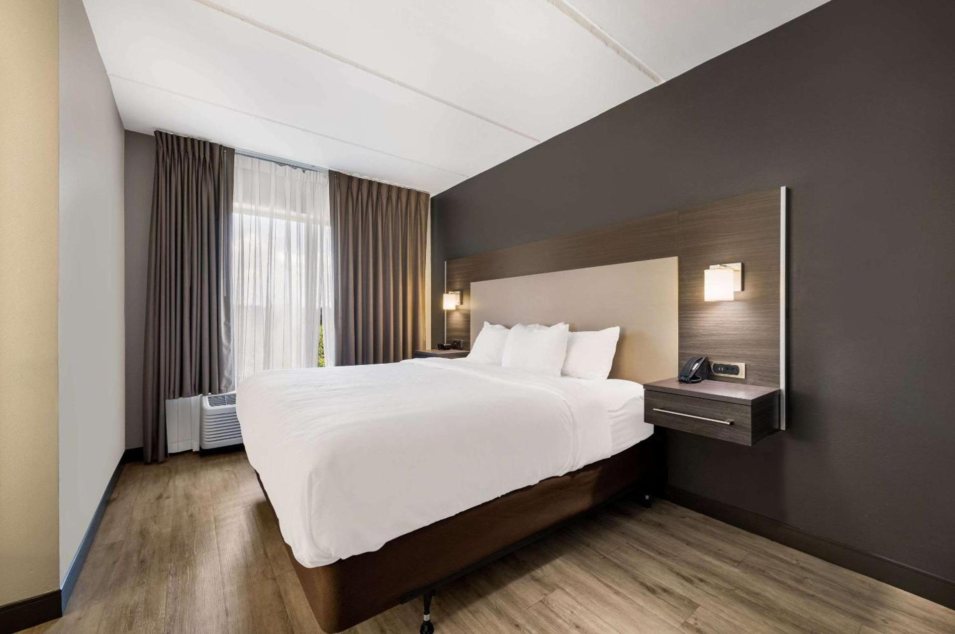 Comfort Suites Northlake photo 20