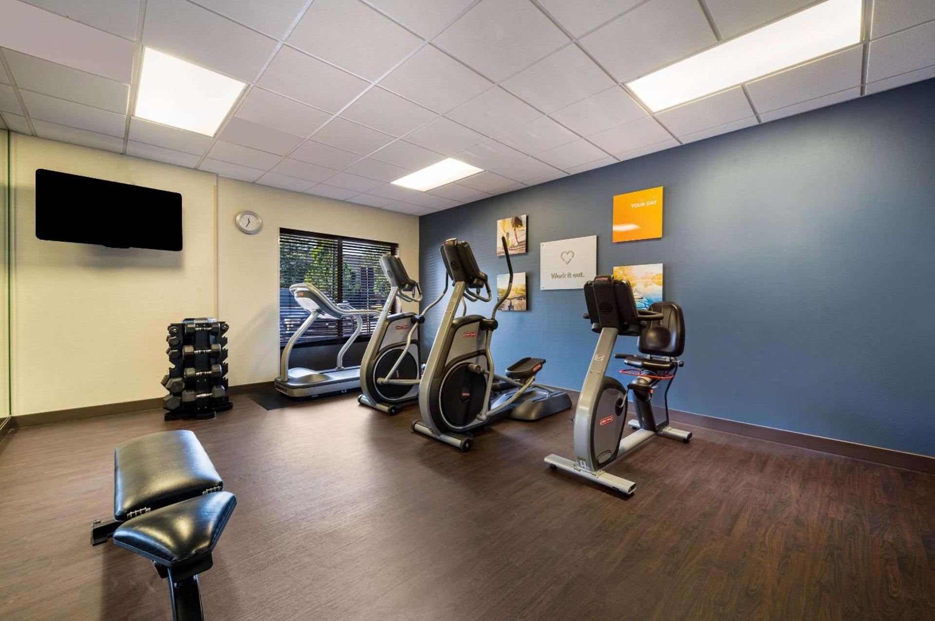 Comfort Suites Northlake photo 32