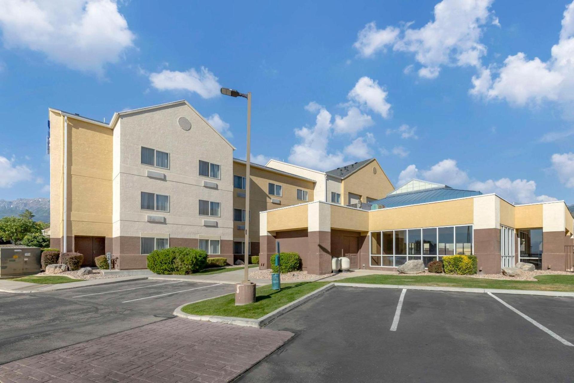 Comfort Inn & Suites Orem - Provo photo 2