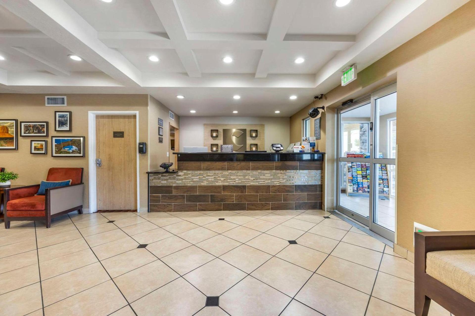 Comfort Inn & Suites Orem - Provo photo 3