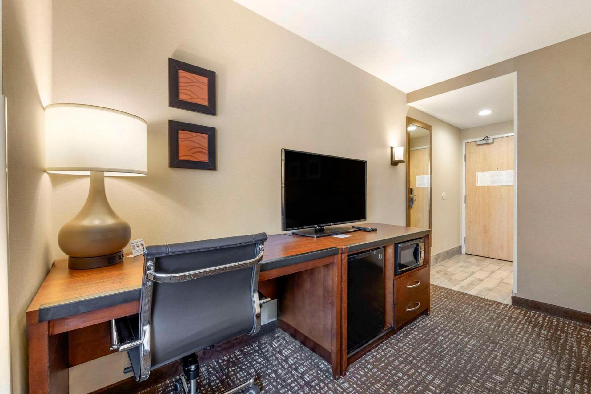 Comfort Inn & Suites Orem - Provo photo 6