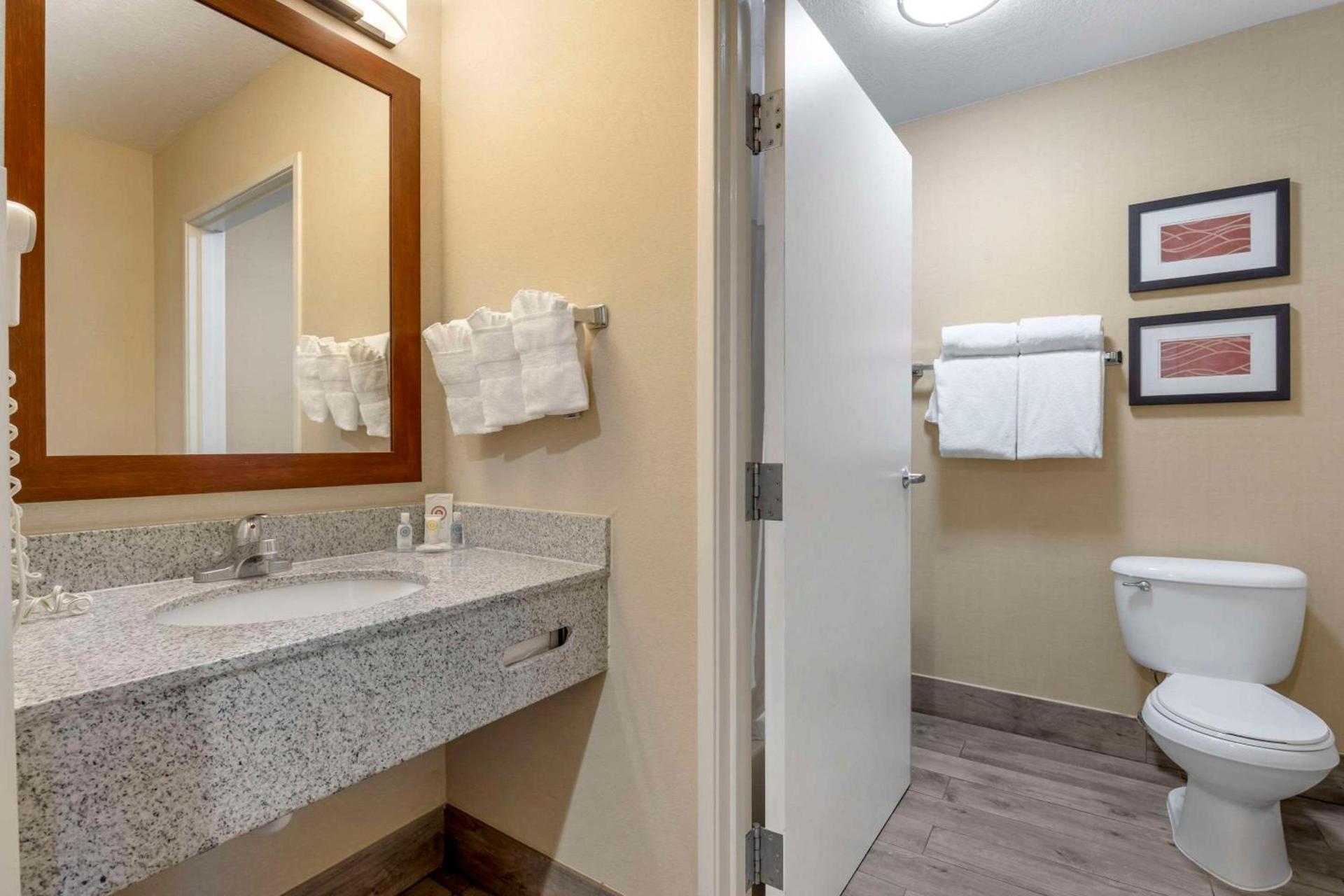 Comfort Inn & Suites Orem - Provo photo 7