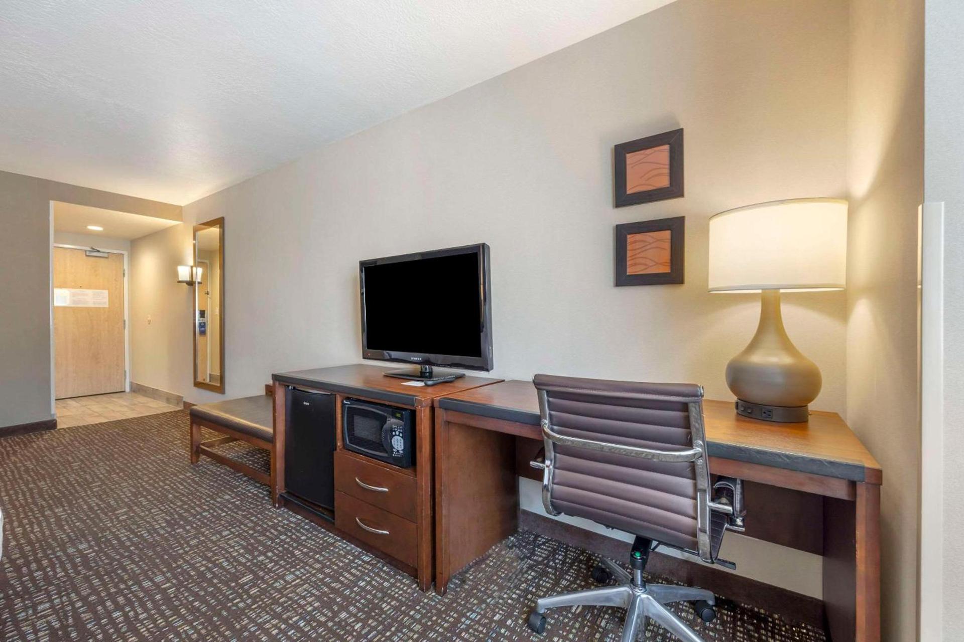 Comfort Inn & Suites Orem - Provo photo 10
