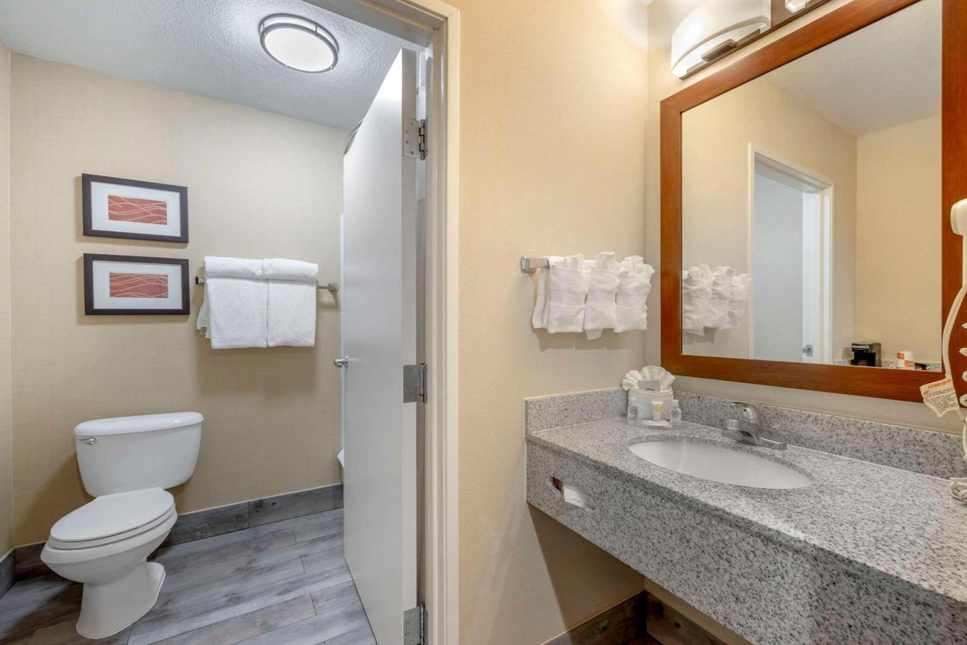 Comfort Inn & Suites Orem - Provo photo 11