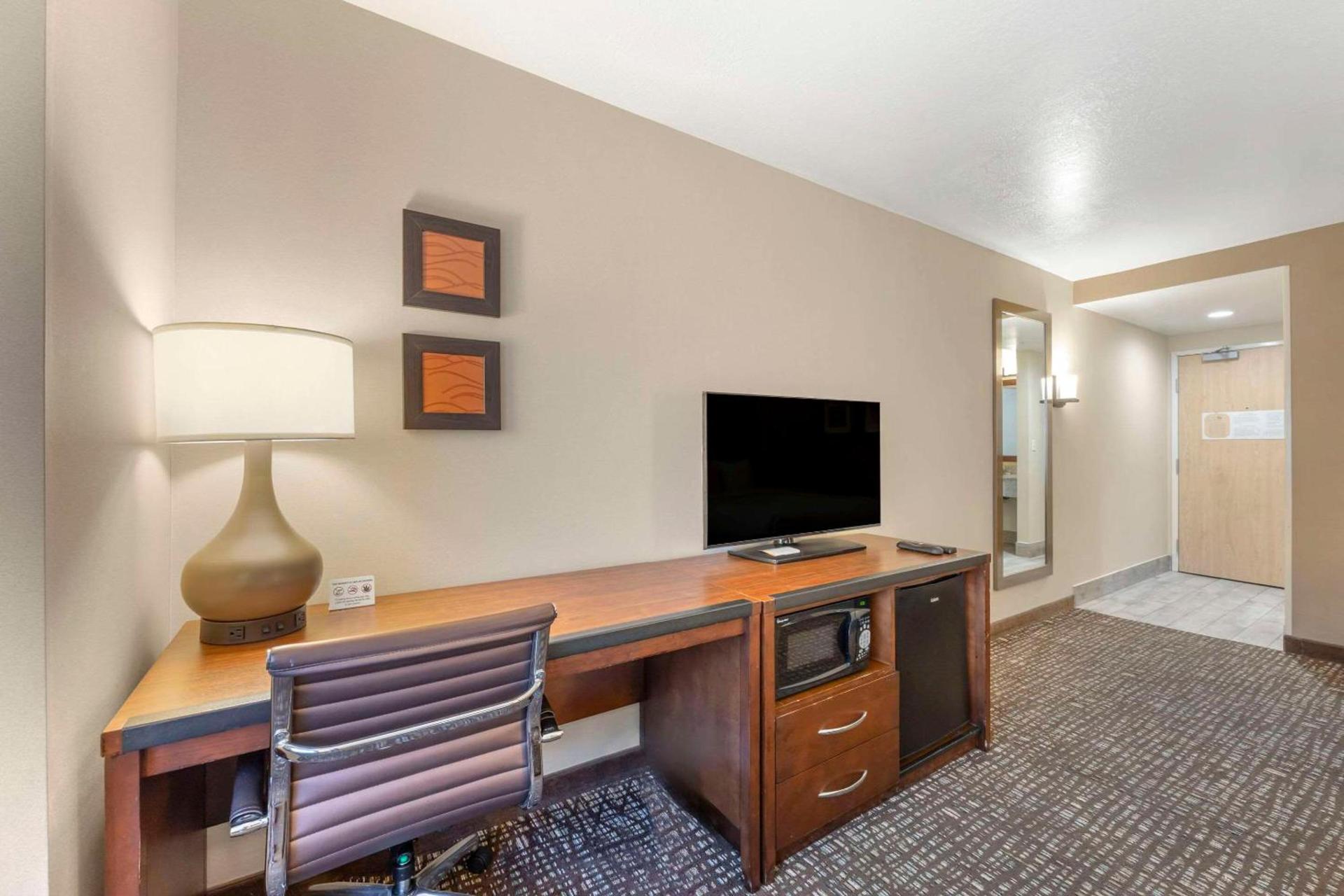 Comfort Inn & Suites Orem - Provo photo 14