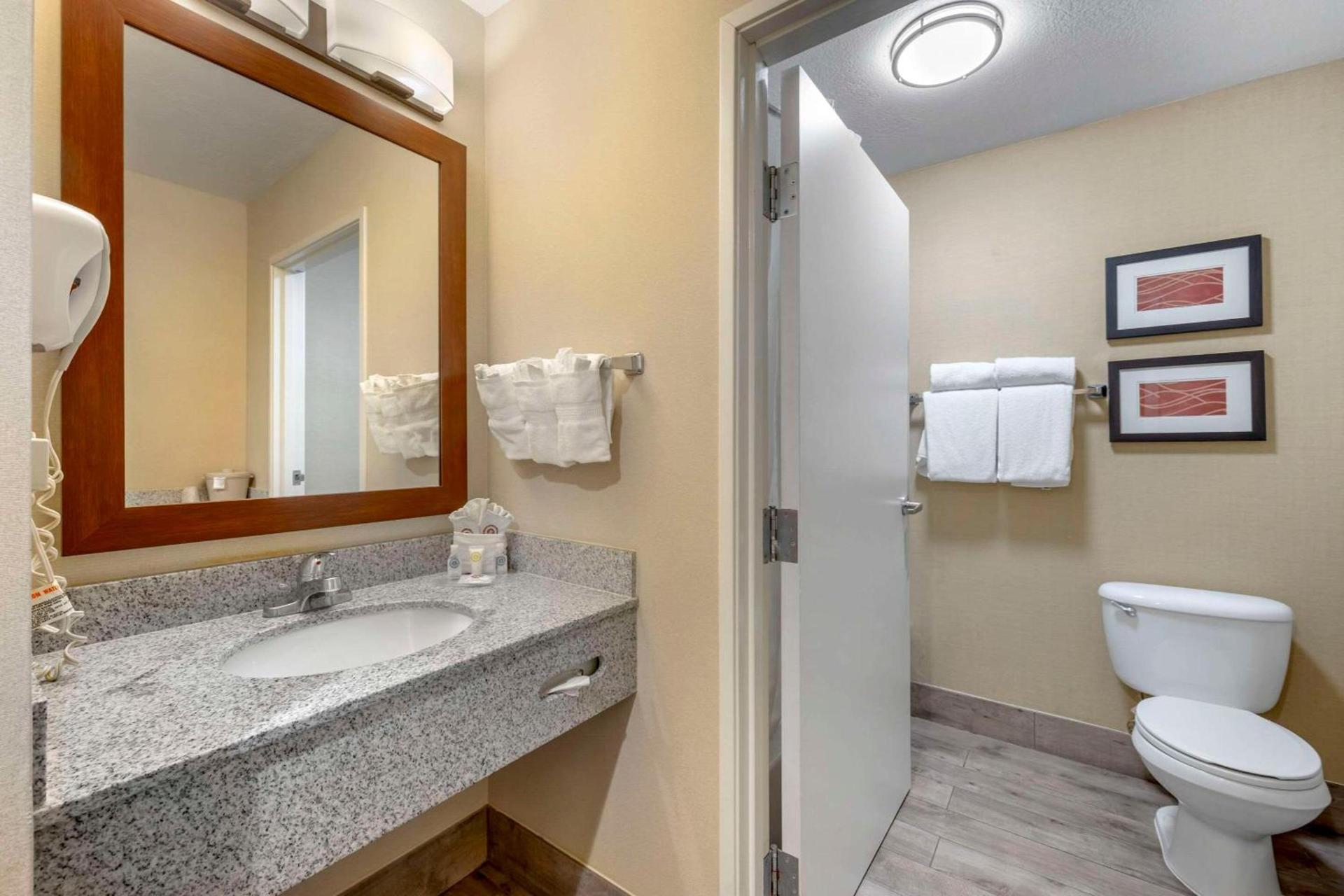 Comfort Inn & Suites Orem - Provo photo 15