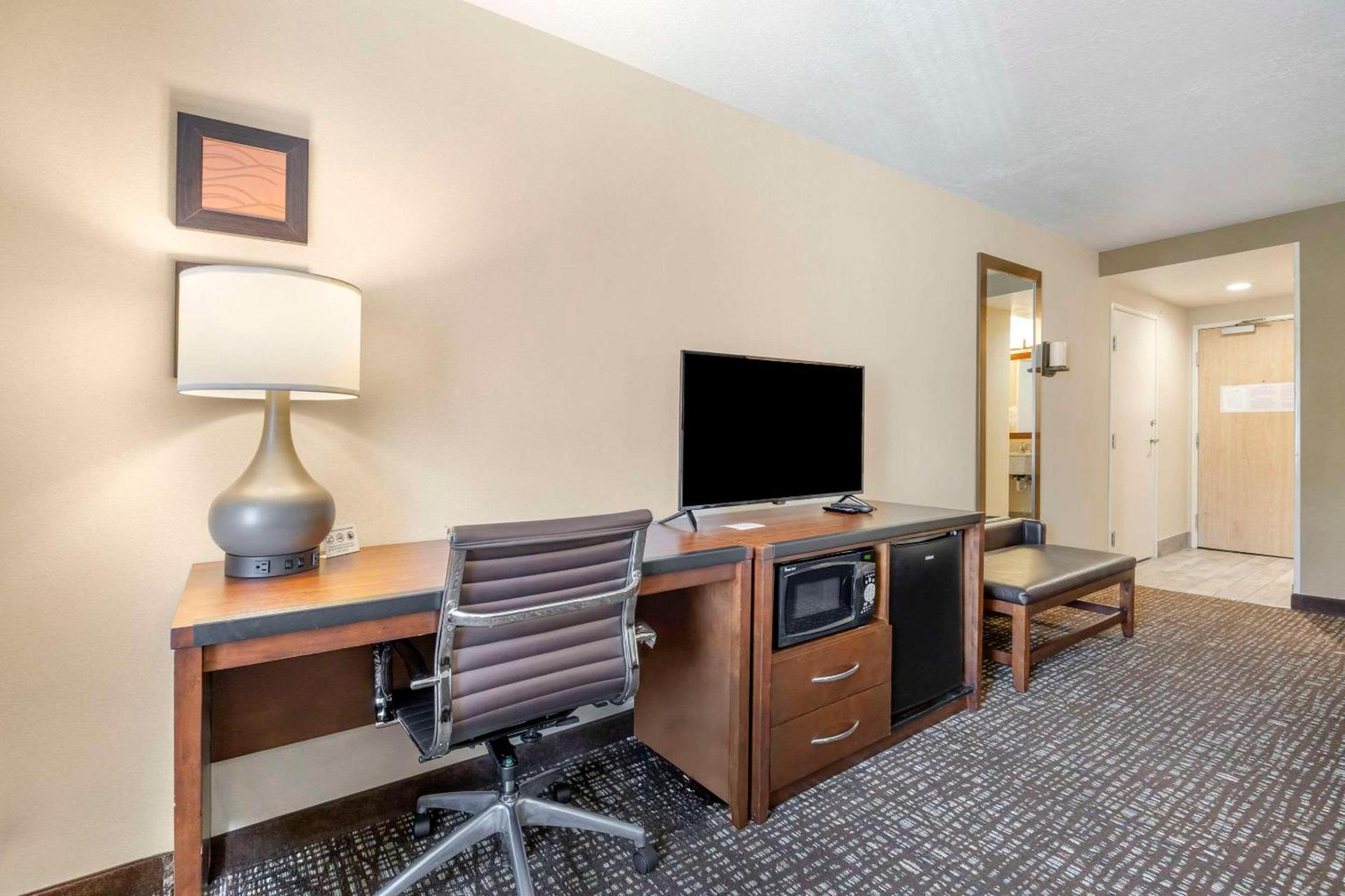 Comfort Inn & Suites Orem - Provo photo 18