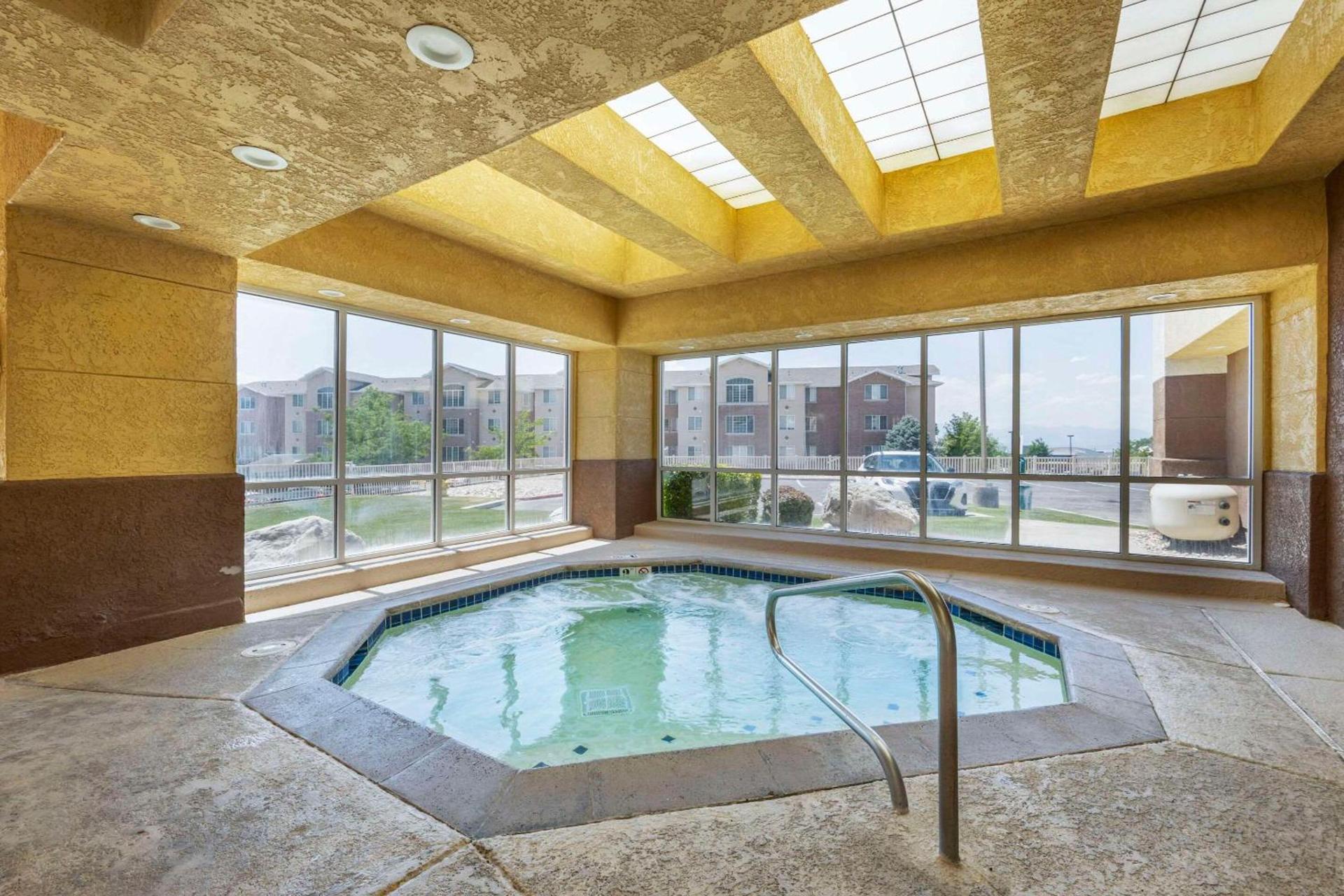 Comfort Inn & Suites Orem - Provo photo 21