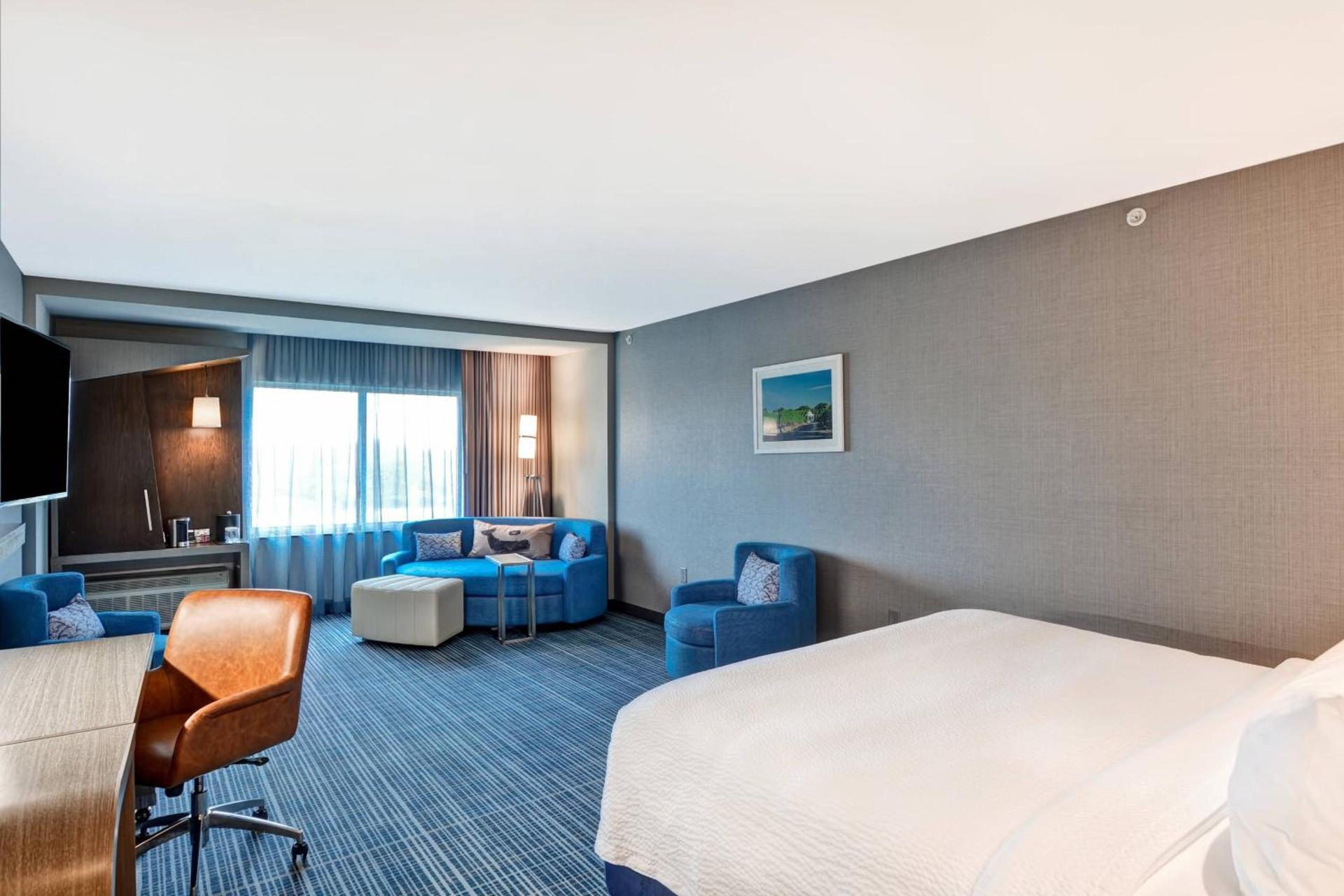 Courtyard by Marriott Long Island Islip/Courthouse Complex photo 6