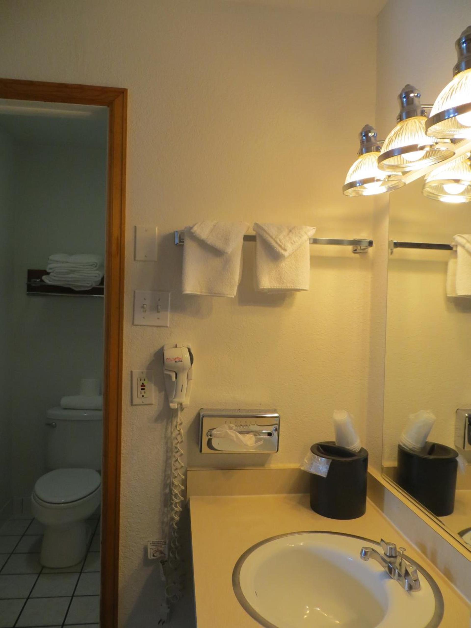 Silver Saddle Motel photo 7