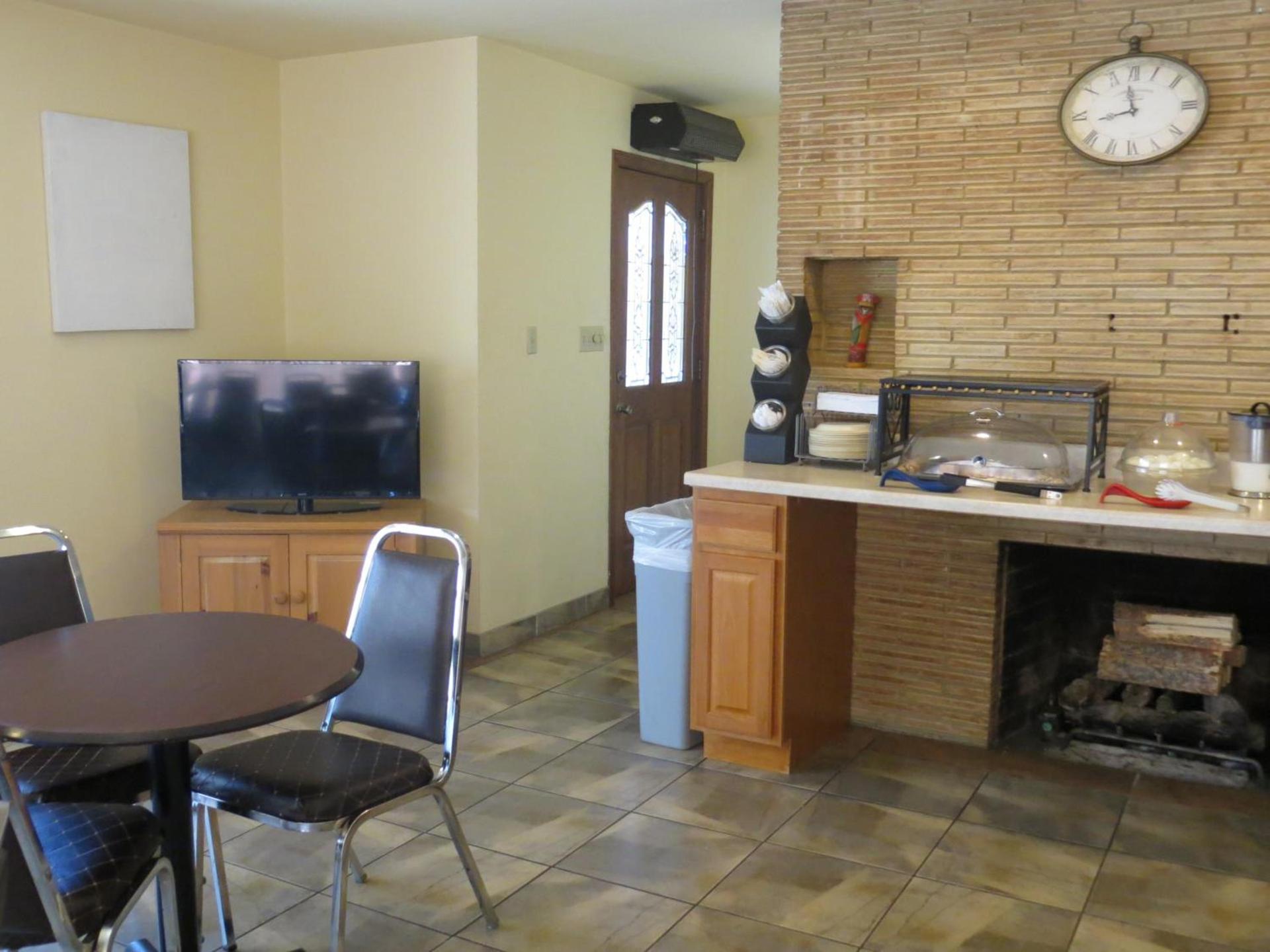 Silver Saddle Motel photo 21