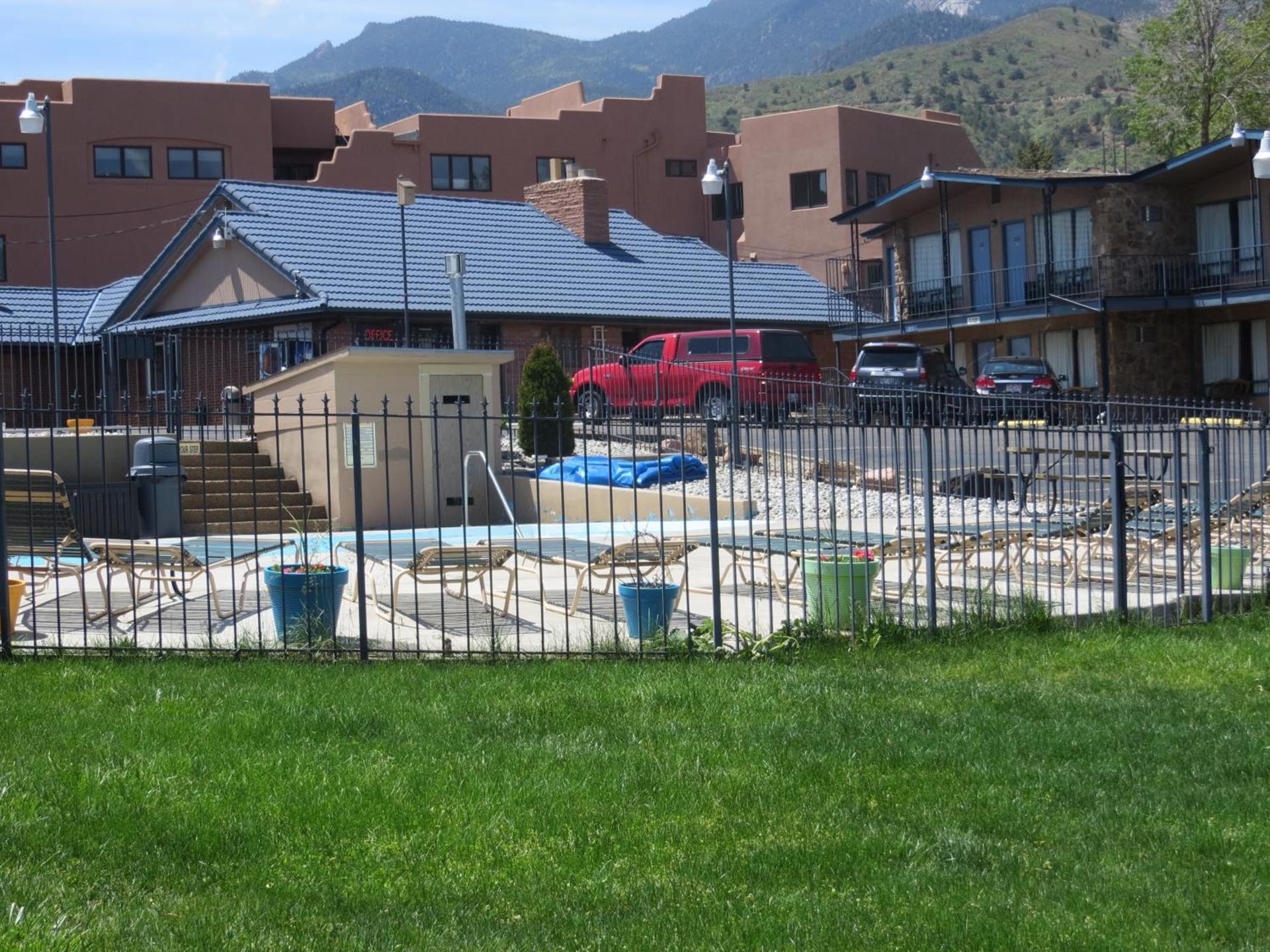 Silver Saddle Motel photo 28