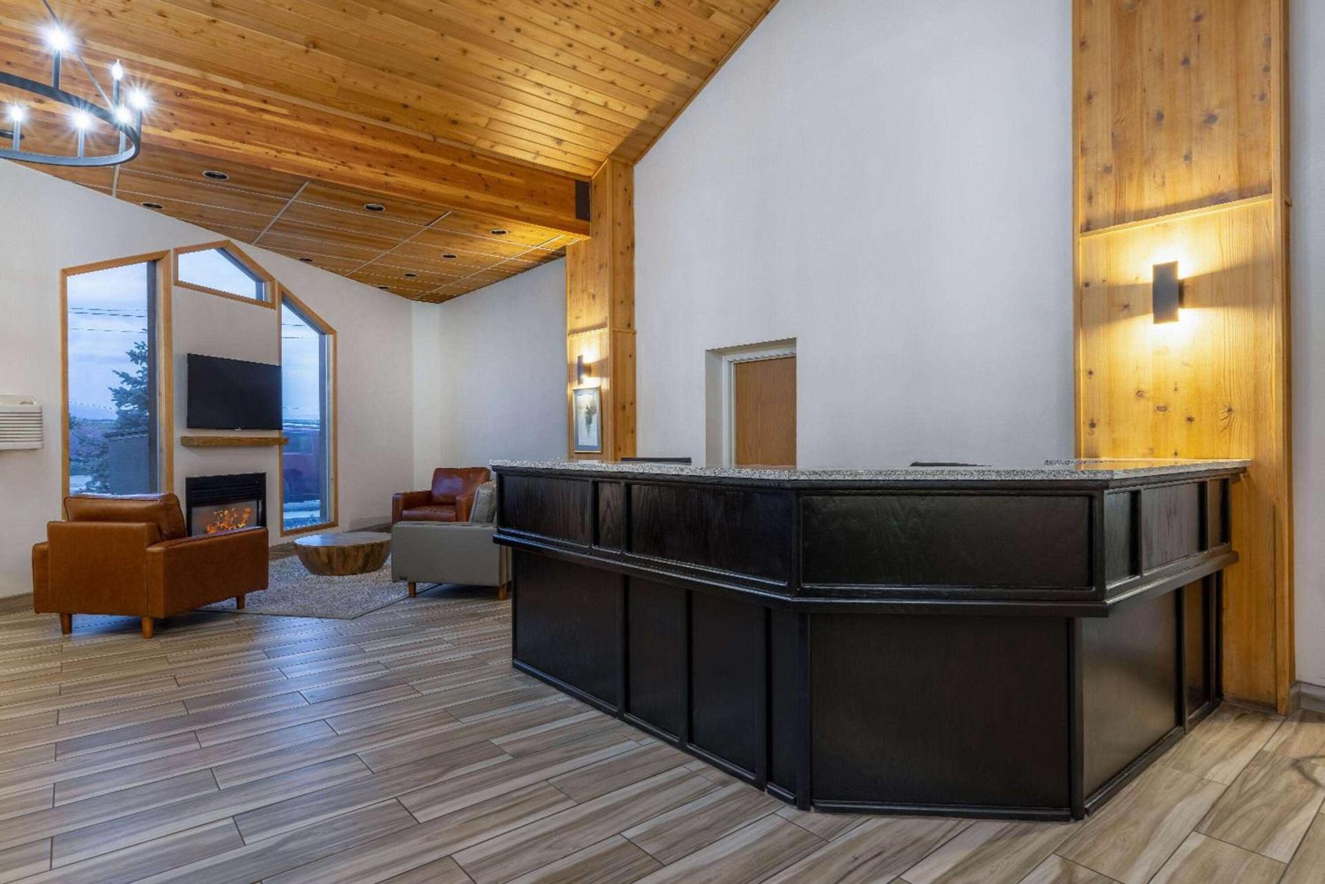 Wingate by Wyndham Butte City Center photo 6
