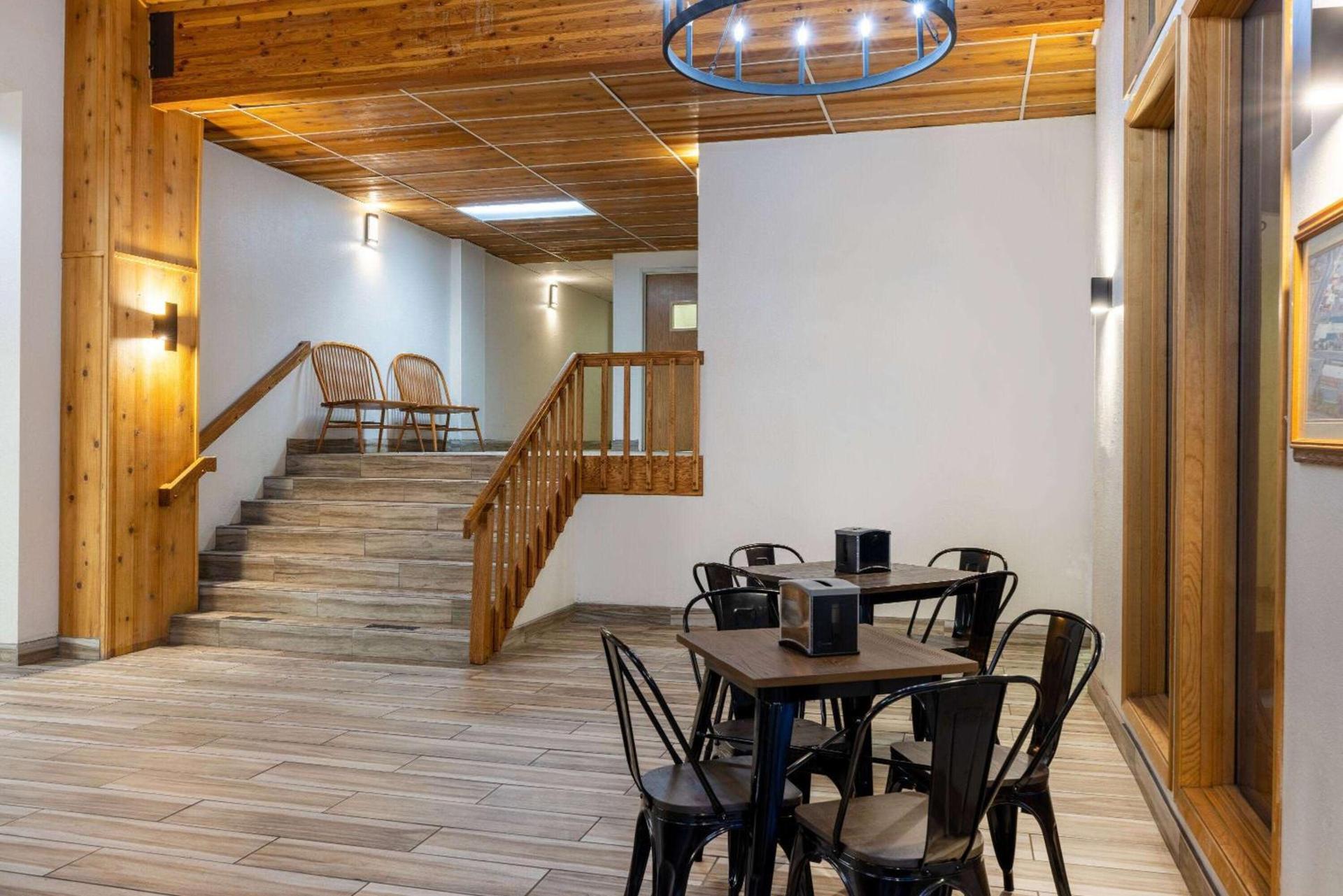 Wingate by Wyndham Butte City Center photo 7