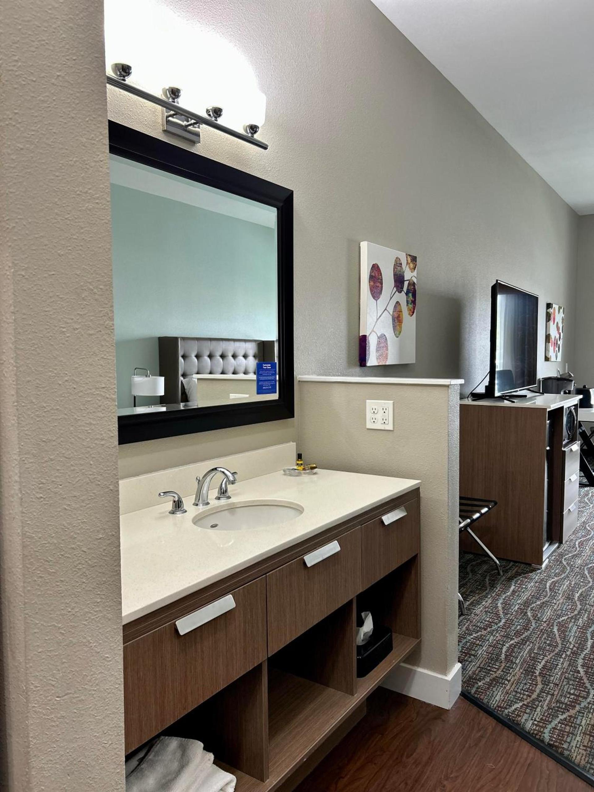 Best Western PLUS Peppertree Inn at Omak photo 43