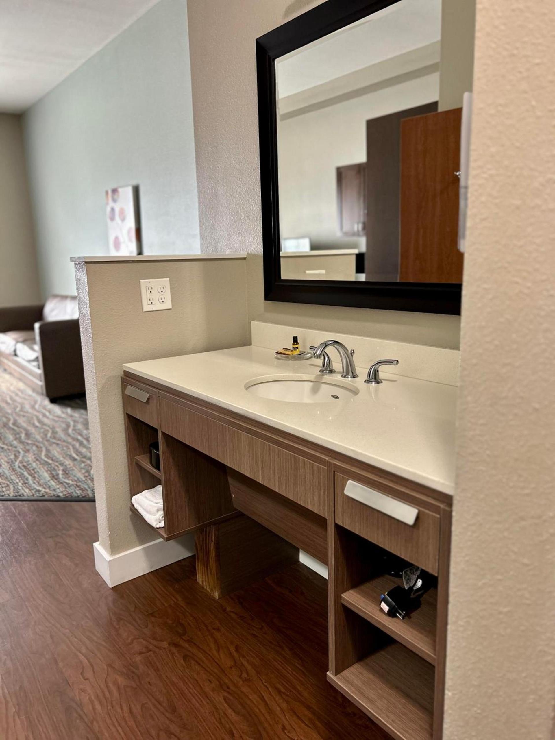 Best Western PLUS Peppertree Inn at Omak photo 44