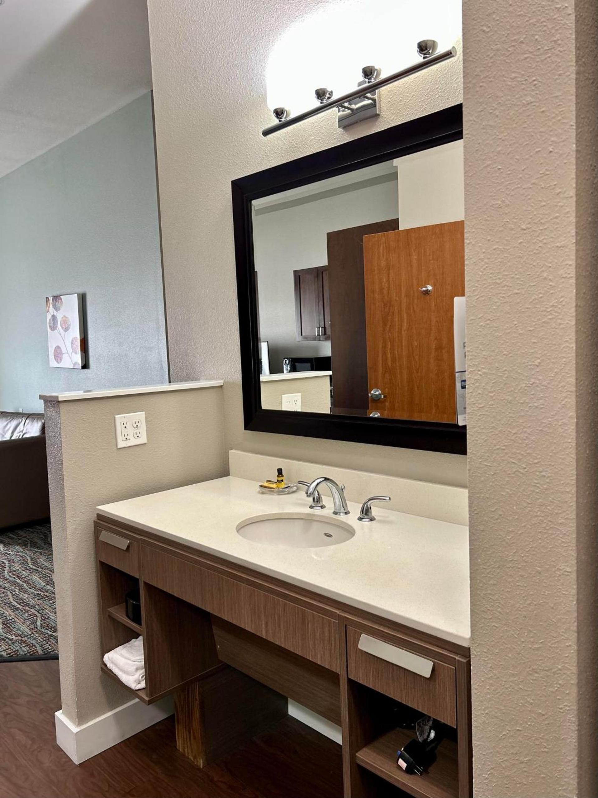 Best Western PLUS Peppertree Inn at Omak photo 45