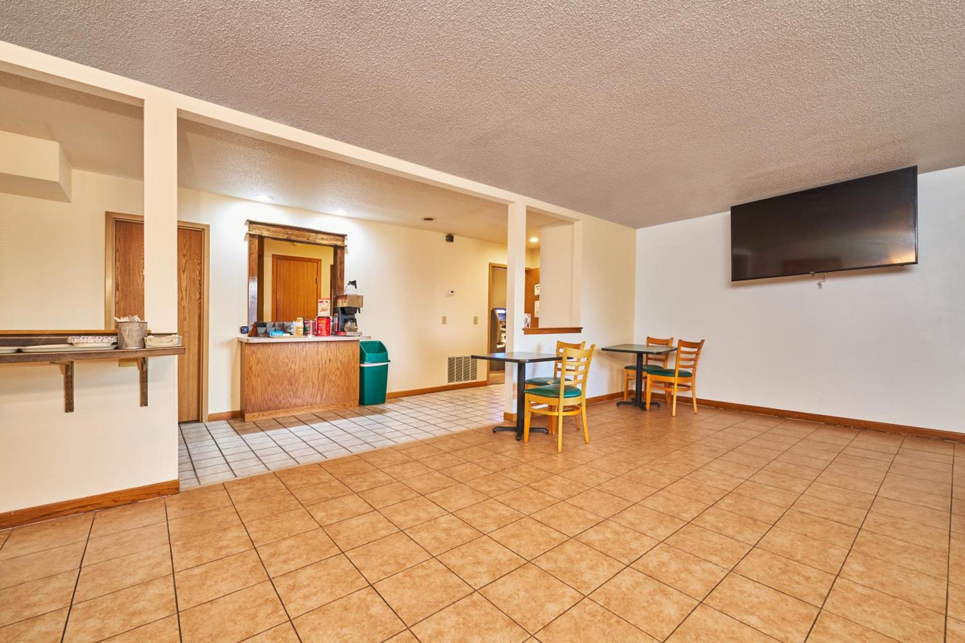 Econo Lodge Maquoketa photo 64