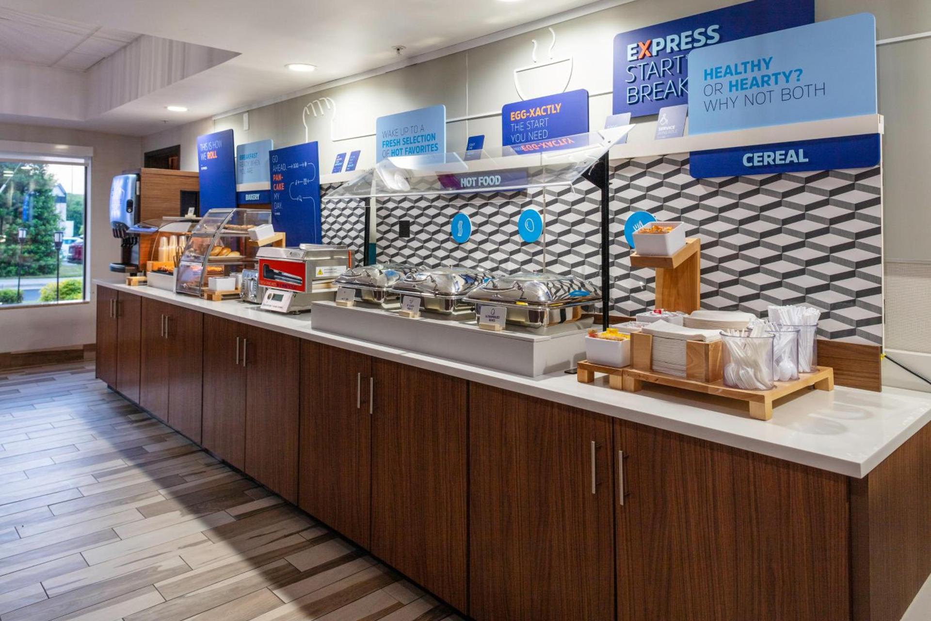 Holiday Inn Express - Rocky Mount - Sports Center by IHG photo 28