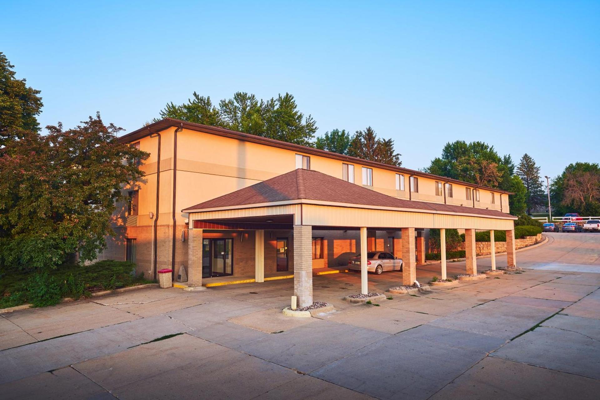 Econo Lodge Maquoketa photo 15