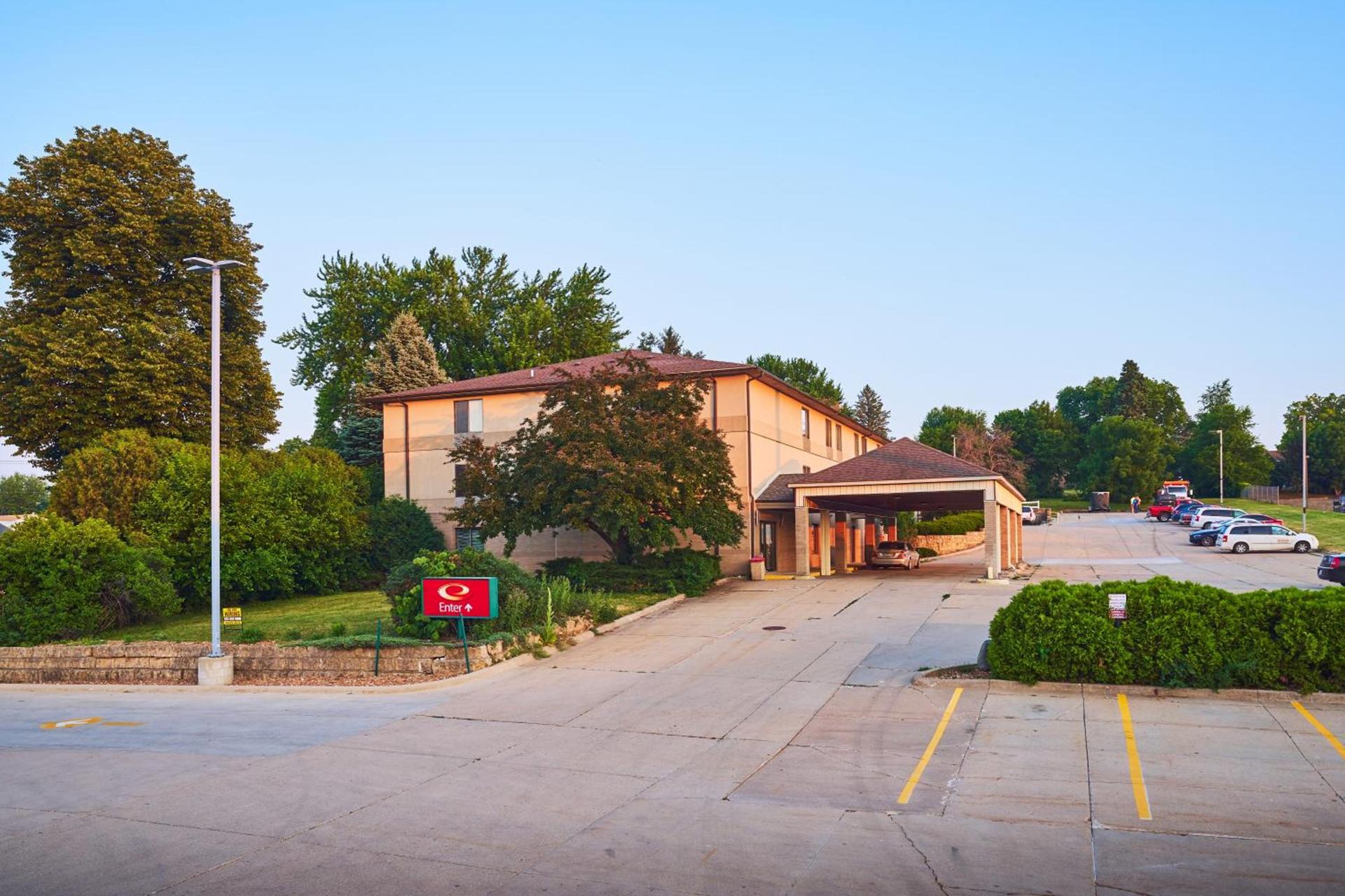 Econo Lodge Maquoketa photo 12