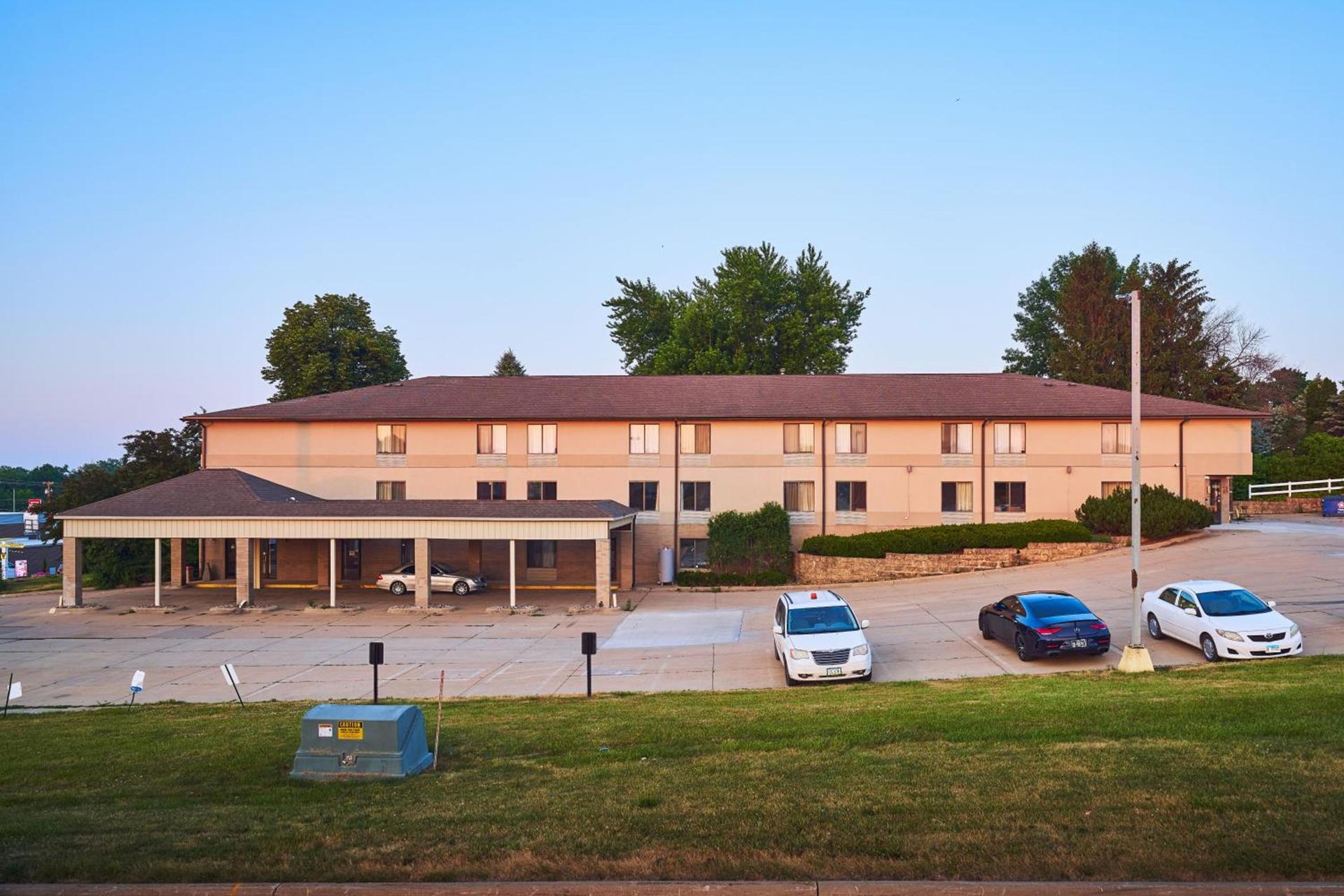 Econo Lodge Maquoketa photo 17