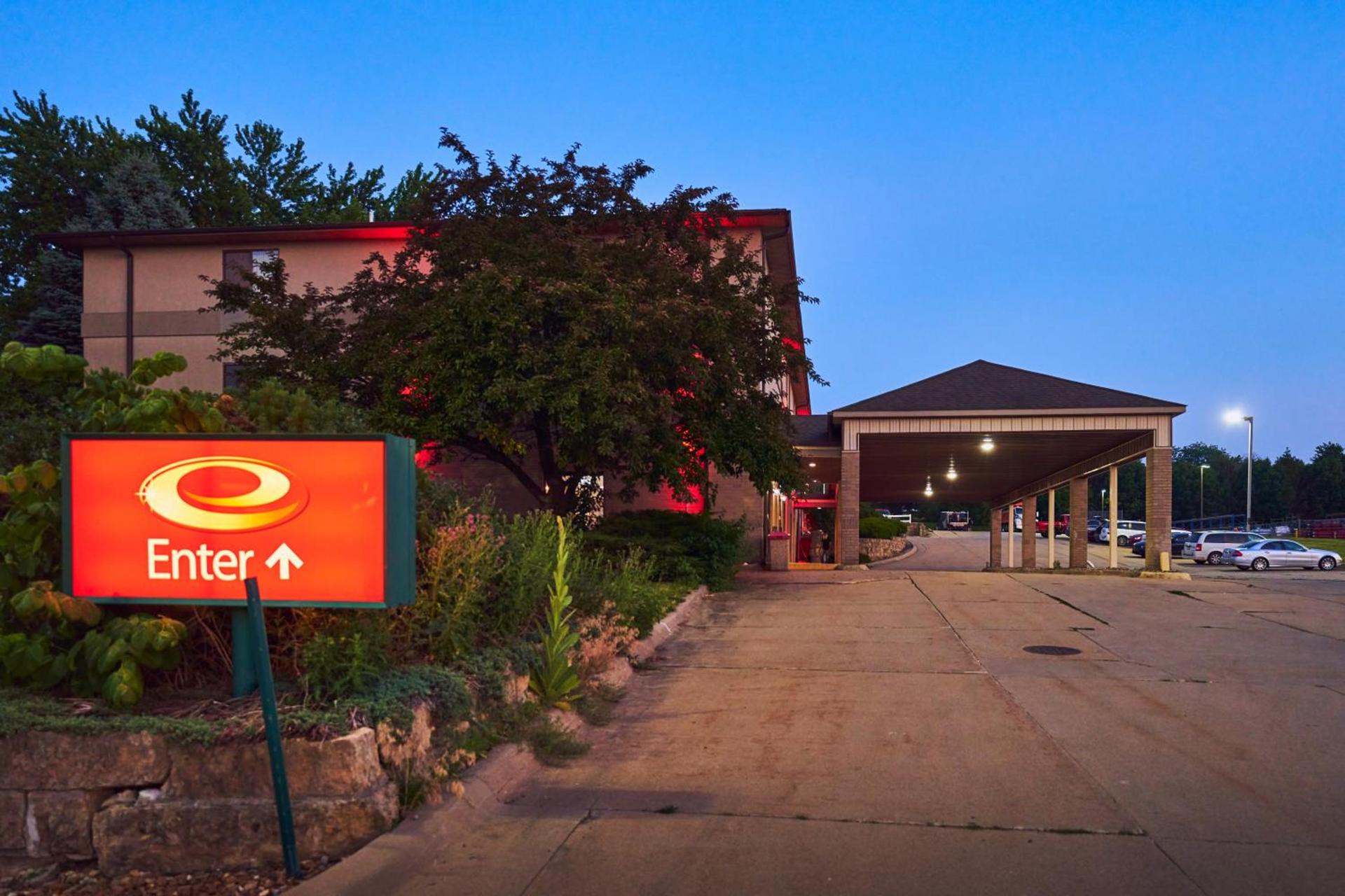 Econo Lodge Maquoketa photo 10
