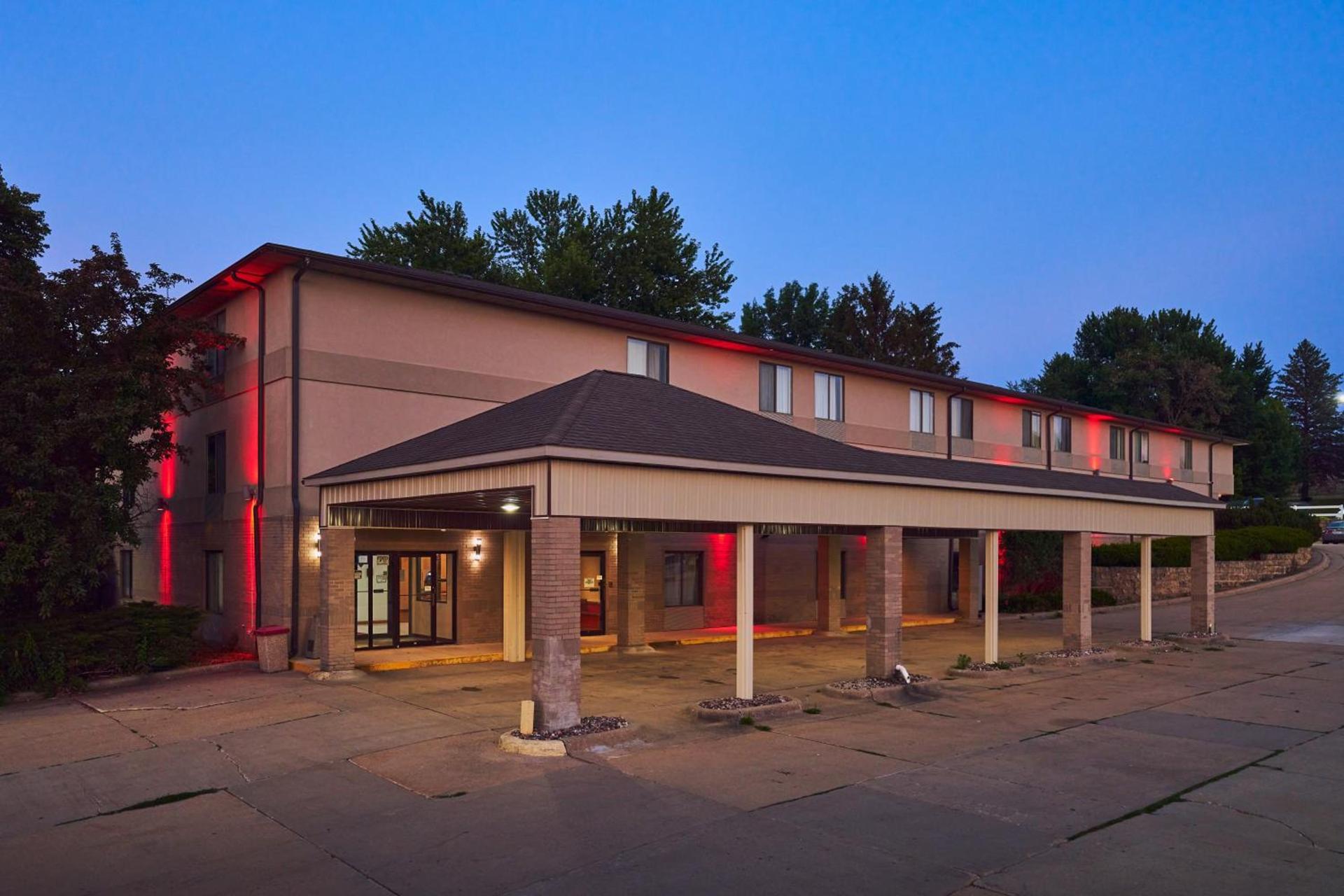 Econo Lodge Maquoketa photo 23