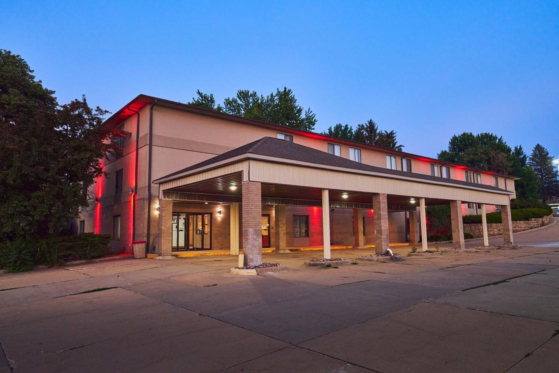 Econo Lodge Maquoketa photo 26