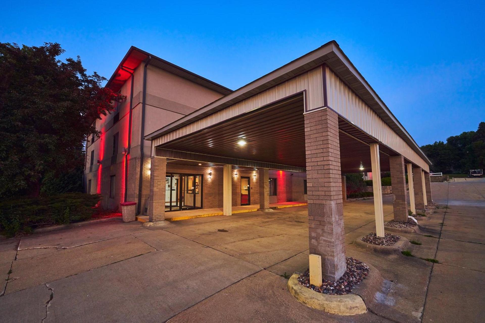 Econo Lodge Maquoketa photo 22