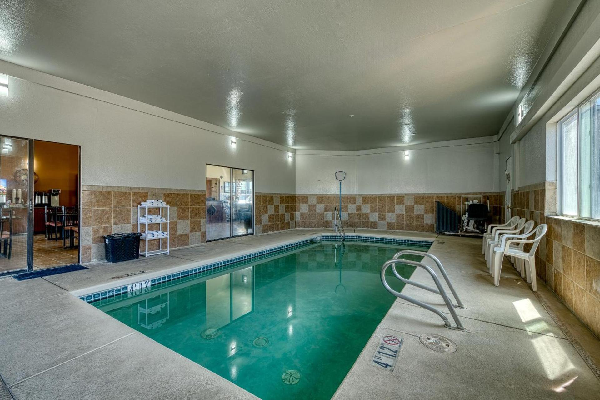 Super 8 by Wyndham Alamosa photo 16