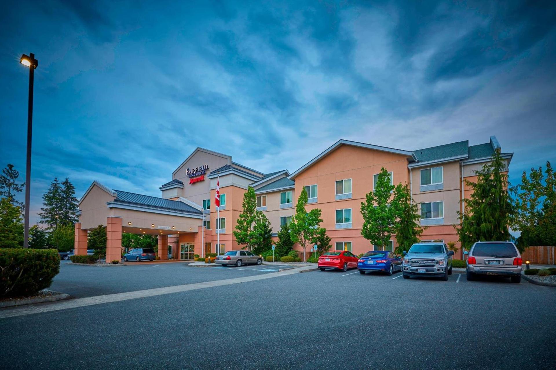 Fairfield Inn & Suites Burlington photo 2